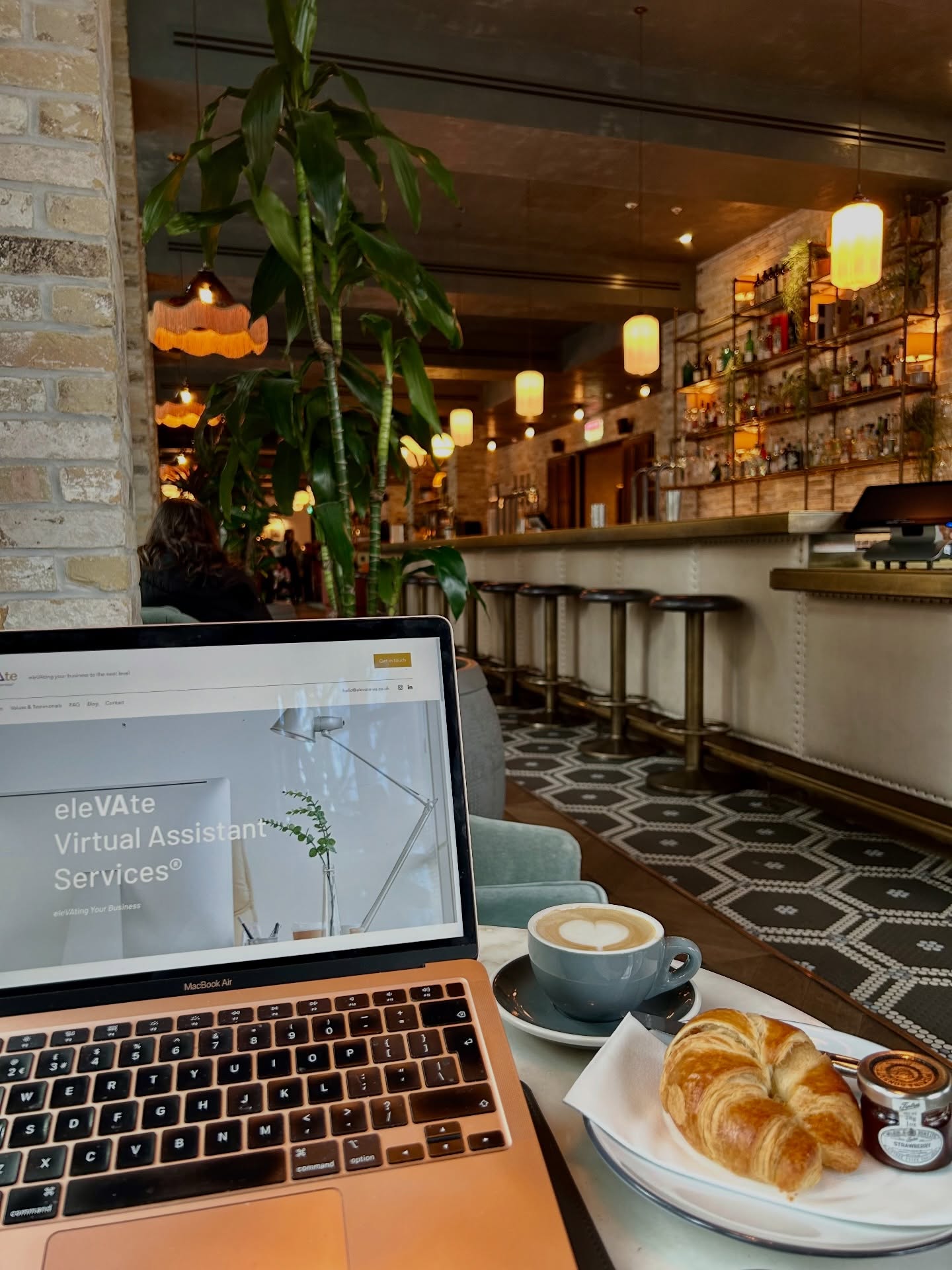 👌🏻 London’s always a good idea…
A lovely few days away, taking advantage of my ‘virtual’ work status, fitting in a work/mini break, which incidentally, I always have to get over my guilt for taking (no idea why this happens - do other self-employed people feel this too when they break their regular routine?!? Let me know! 🤷♀️)
As always though, a trip away did me the world of good…and whilst the high priority work was still taken care of, I’m feeling refreshed and energised again, after a change of scenery and a good dose of London culture! 🇬🇧
So, now to the favourite parts of my trip…
🏨 The Hoxton Southwark @thehoxtonhotel. A beautifully designed hotel, this was the perfect place to work from and the best sleep I’ve had at any hotel for a while now! 😴 I found the best comfy spot to work (see pic) and it was a perfect location for the South Bank and Borough Market.
🎨 Tracey Emin: ‘A Second Life’ - a seriously good exhibition from @traceyeminstudio currently showing at Tate Modern @tate. Heartbreaking and inspirational in equal measures, it’s an amazing journey of Emin’s life and art from the past forty years. Highly recommend, she’s one amazing woman!
🍽️ The Devonshire Soho @devonshiresoho - well worth getting organised enough to book weeks in advance (check the booking calendar as early as you can, for when the date you want is open for reservations). The restaurant, the staff, the atmosphere, the food (and the Guinness!) will reward you highly for your forward planning efforts!
🍷 Borough Market - always a great atmosphere and so many unique food/drink stands. Head there from 4pm to grab some bargains - I picked up some deliciously sweet treats from @comptoir_bakery…the lemon meringue pie was divine, though gone too quickly to take a photo!
I also got to have a joyful lunch meet-up with a client of mine who just so happened to be in London (on what was the hottest day of the year so far! ☀️) Always so much fun to meet with Julia in person (see last pic)…great to catch up and hear how everything’s going with her fantastic business!
Until the next time, London Town! 👋
#London #VirtualAssistantLife #FemaleFounder #LondonLife #CityBreakLondon