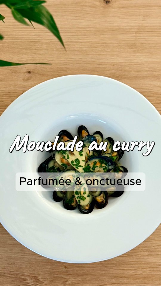Mouclade au curry parfumée et onctueuse 💛
Des moules fondantes, une sauce curry ultra crémeuse… et ce petit twist qui change tout ✨
C’est simple, gourmand et parfait pour un dîner qui sent bon le soleil.
👉 La recette complète est sur saisonee.com (lien en bio)
Tu es plutôt team moules marinières ou mouclade au curry ? 😍
#curry #mouclade #cuisinemaison #faitmaison #healthyfood