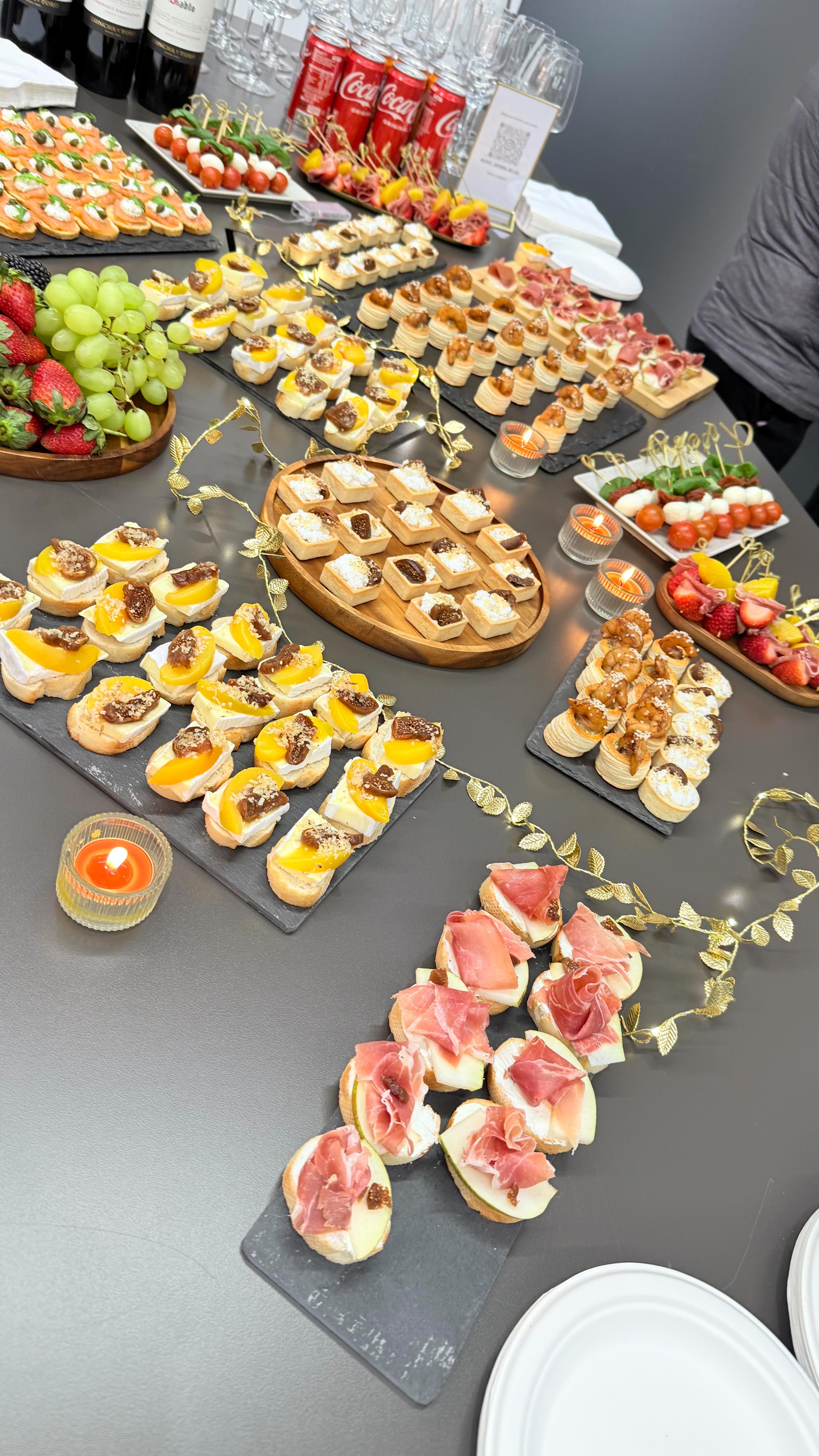 Planning a celebration?
Trust us with the food 🤍
No stress.
No time spent cooking.
No last-minute rushing.
Just beautiful finger food, happy guests, and you enjoying your own event ✨
Sense Catering — we take care of everything, so you don’t have to.