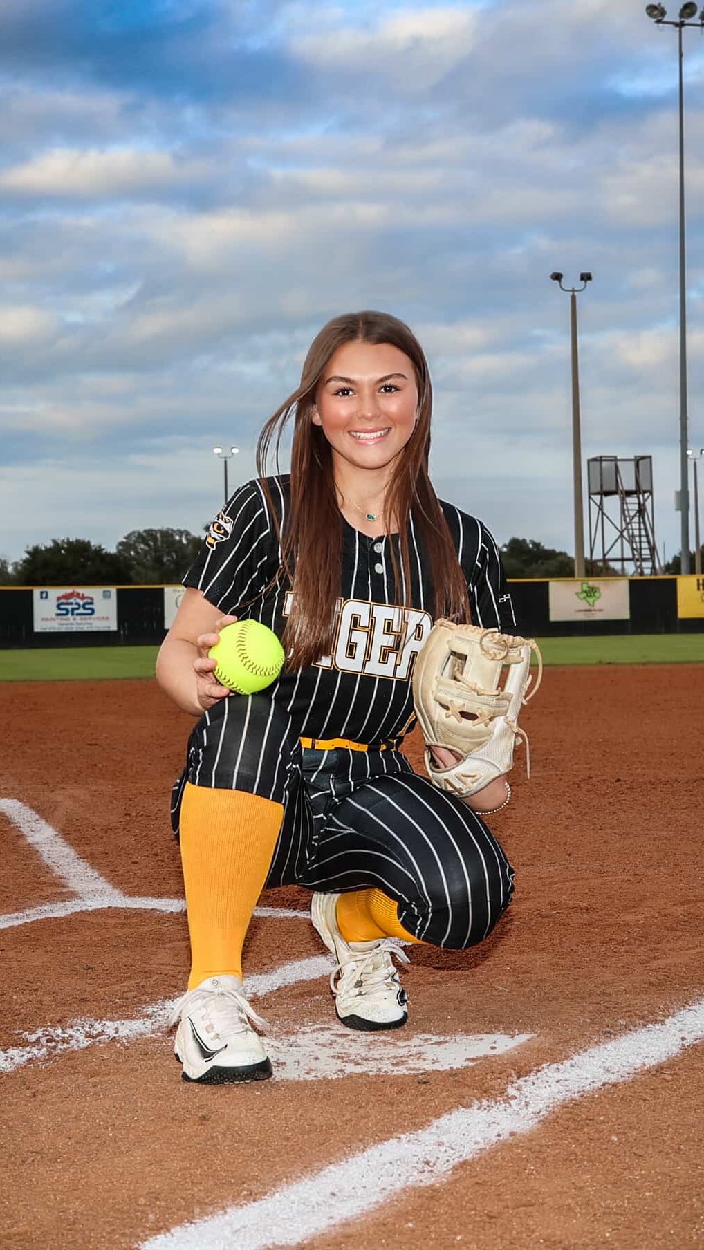 Ava Carr ( @avacarr2028 ) 2028 UTL, Over the past few weeks, she’s developed an enhanced understanding of her body’s motor preferences, particularly in weight transfer. Focus has been on maximizing the kinetic chain, leveraging lower body strength to drive her swing. Previously, her swing was predominantly upper-body, but now she’s effectively using her lower body’s full potential. We’ve also refined her back shoulder motion, transitioning from a simple drop to a more efficient replacement and rotation into the zone.