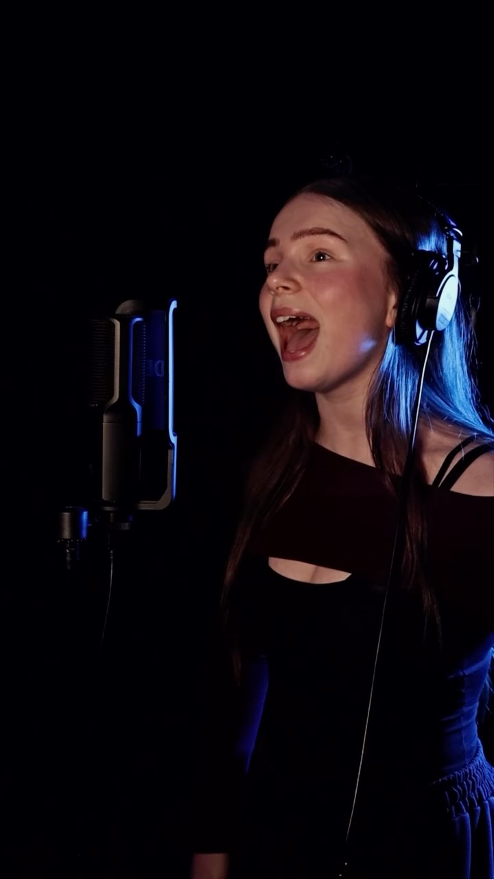 CopperLIVE🎙️
At Copper, lessons aren’t just about technique… they’re about storytelling, confidence, and finding your sound.
🎤 Gemma
🎶 The life I never led - Sister Act
#CopperStudios #MusicalTheatre #VocalCoaching