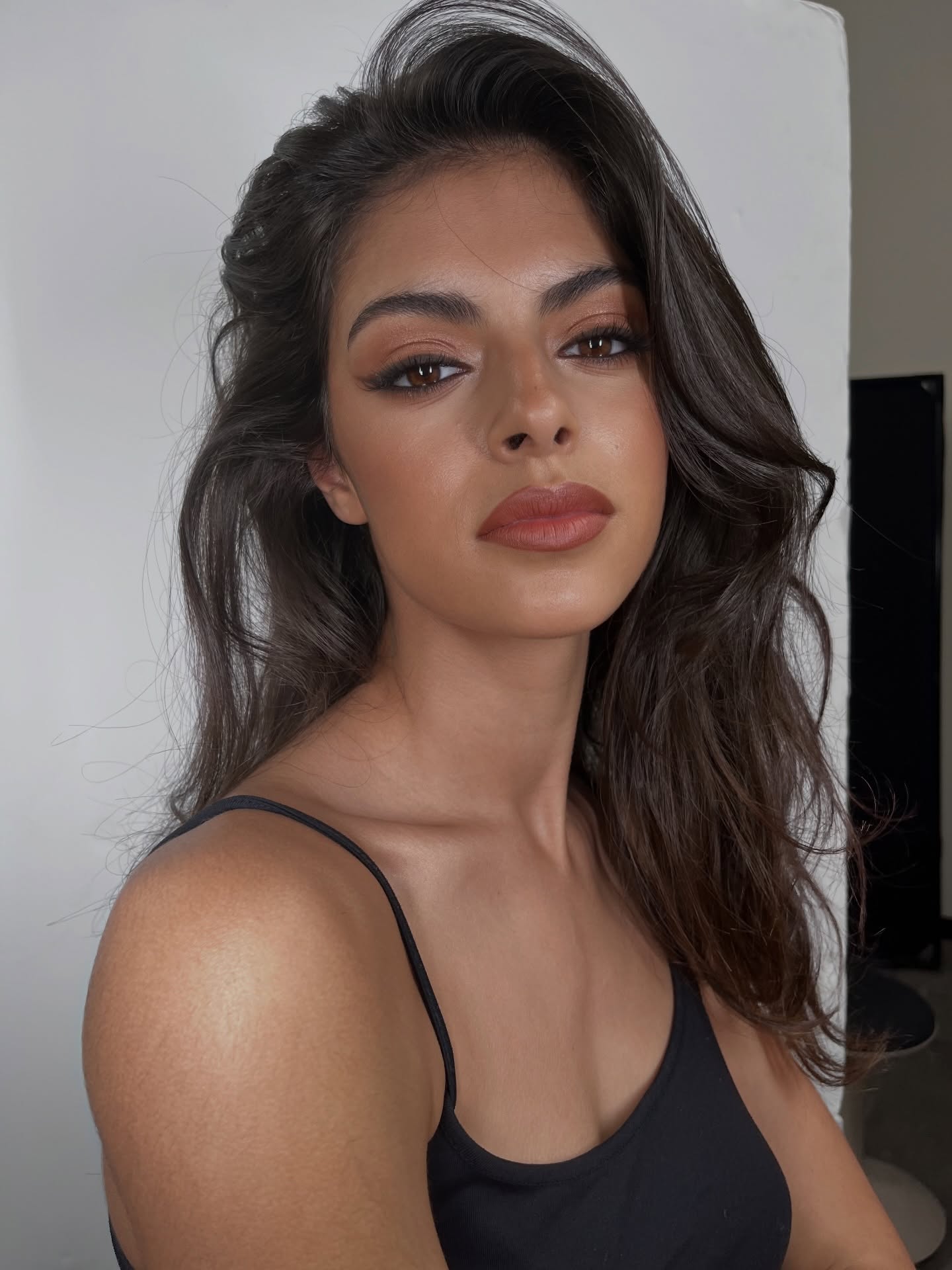 Summertime is almost upon us (sort of!!) and what better way to get excited than to this throw back of the most gorgeous glowy look 🤩
