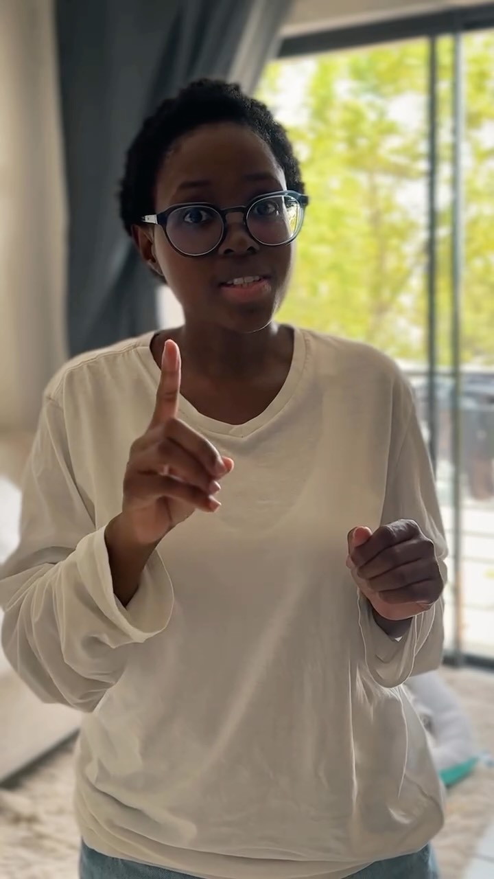 Sign up for our Parent Workshop and learn where to start when teaching your child how to read.
Let’s give you the tools and confidence to support your little one at home.
Register on our website: www.ntombibhengu.com