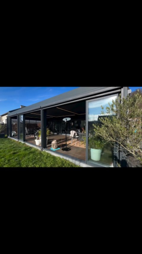 Le voisin fait semblant de ne pas regarder…
Mais on l’a vu 👀😏
✔️ Lames rétractables
✔️ LED ambiance
✔️ Stores intégrés
✔️ Confort toute l’année
Avec Pergolux Global , ton extérieur passe clairement en mode VIP.
⚠️ Effet secondaire possible :
apéros plus longs que prévu 🍹
📩 Tu veux la tienne ? Écris-nous.
#pergoluxglobal #Pergola #pergolaliege #liege #belgique