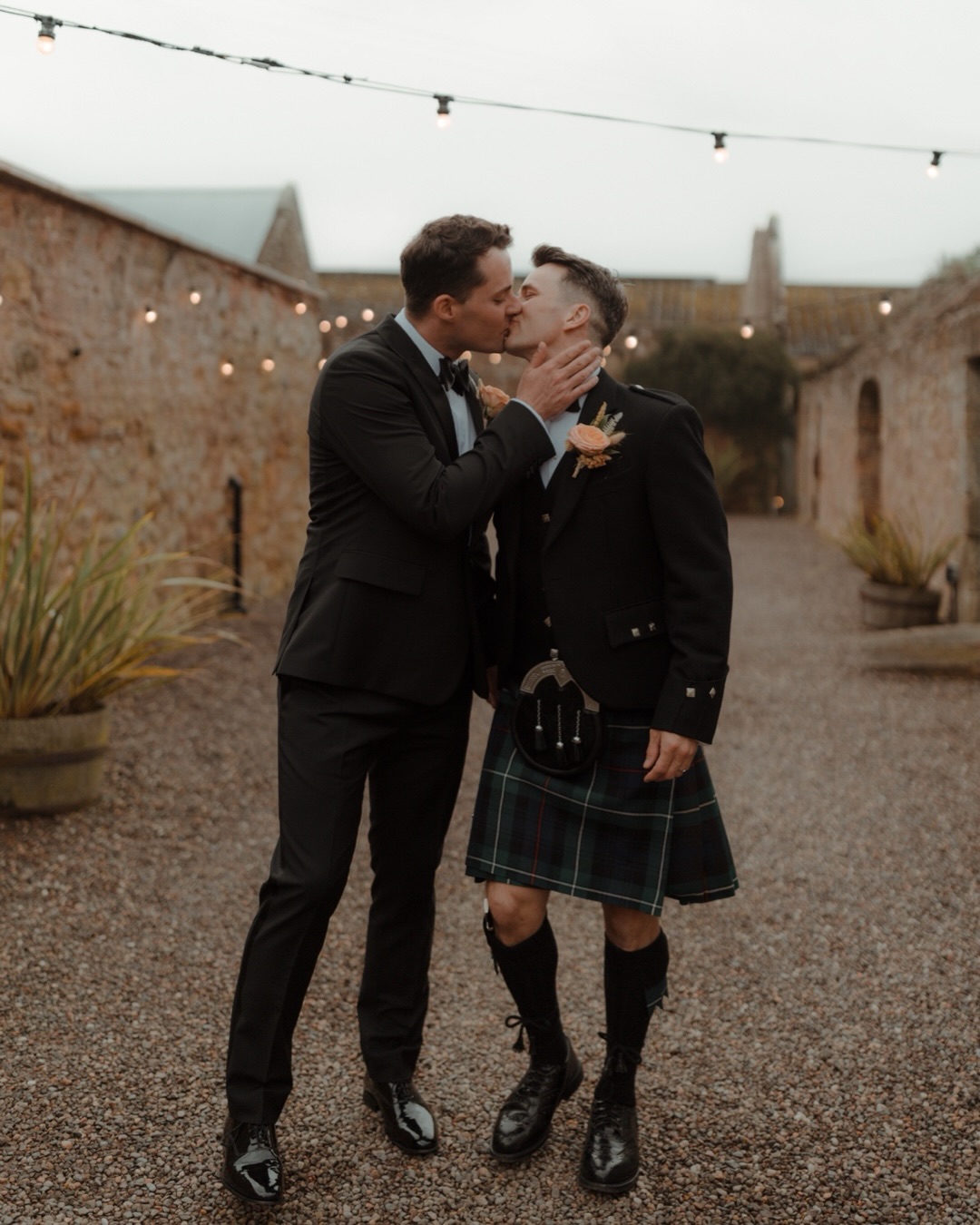 @thecowshedcrail is always an absolute treat to capture. Some frames from F + B’s stunning wedding ✨
@wearegloam
@sophiealexismakeup
@stevepagelighting
@thecowshedcrail