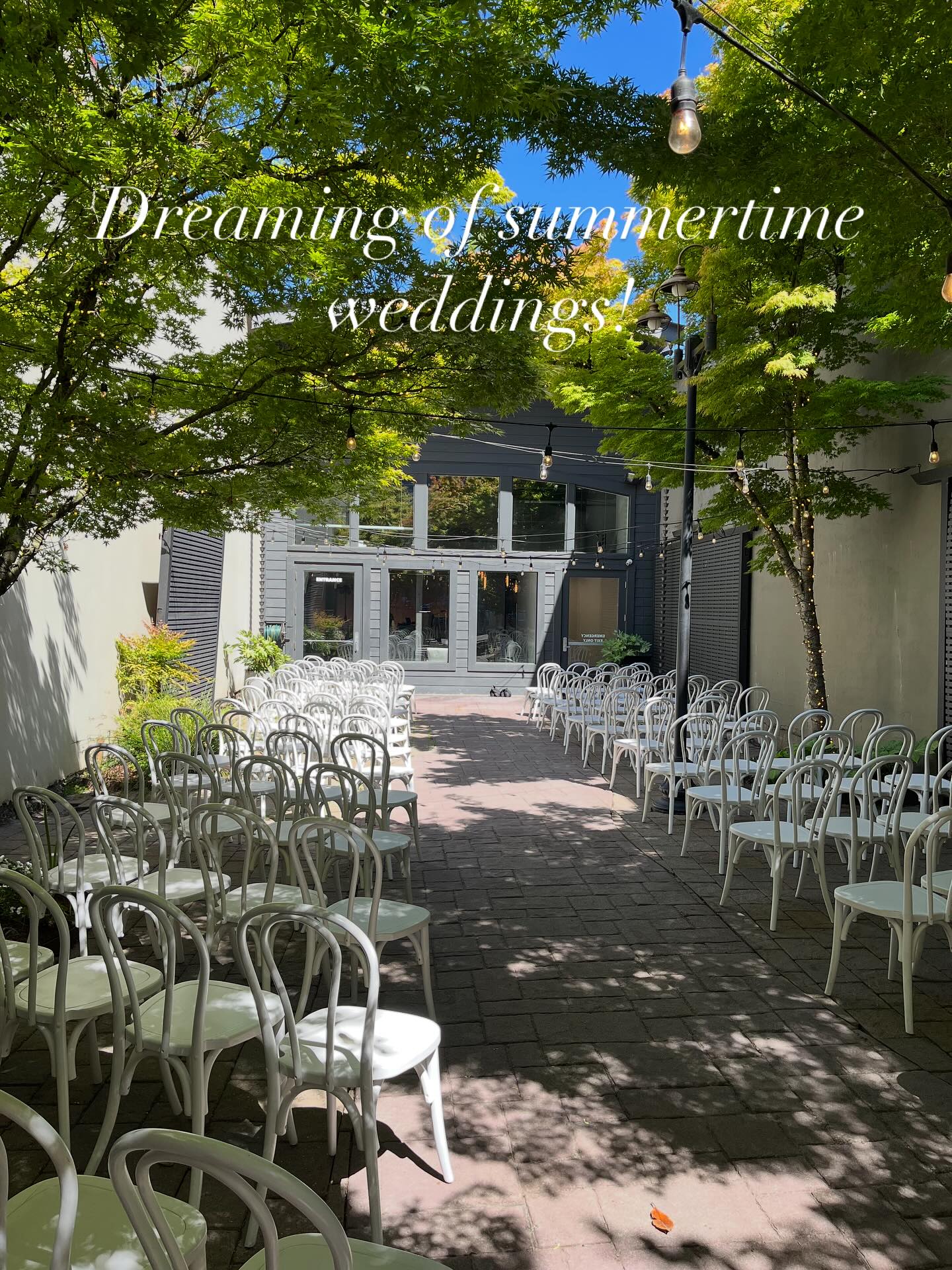 Still time to book your dream wedding with us! Summer dates still available! Message us for info!
@yourperfectbridesmaid
@rachelhayliephotography
@bellabloomflorals
@ardeneventcollective
@champagnewallpdx
@greenlightpdx