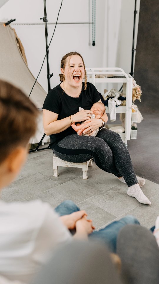 Vom digitalen Karten-Check direkt ins Gelände! 🗺️✨
Mein Prozess ist simpel, aber effektiv: Ich suche auf Maps nach Strukturen und Lichtungen, die Potenzial haben – und dann heißt es: Ab ins Auto und hinfahren. Denn das echte Gefühl für einen Spot bekommt man nur vor Ort.
Das Fazit dieser Tour:
Ein absoluter Volltreffer! 😍 Die Lichtstimmung und die Weite hier oben sind magisch. Dieser Spot hat definitiv das, was ich den „Nelly-Vibe“ nenne – unberührt, weitläufig und mit genau dem richtigen Maß an Drama im Licht.
Die Herausforderung:
Aktuell ist der Weg noch etwas... sagen wir „abenteuerlich“ 🤣. Aber genau das ist mein Job: Ich finde nicht nur die Location, sondern kläre auch die offiziellen Zugänge und Wege, damit ihr und euer Team unbeschadet und entspannt ans Set kommt. 🤝
🚀 Planst du dein nächstes Projekt?
Egal ob Fotoshooting, Video-Produktion oder ein exklusives Outdoor-Event – ich kenne die versteckten Perlen in Hagen und Umgebung, die man auf keiner Standard-Liste findet.
📩 Schreib mir eine DM mit dem Stichwort „Spot“, und lass uns gemeinsam die perfekte Kulisse für deine Vision finden!
Wie findet ihr den Spot? Hat er für euch auch diesen speziellen Vibe? 👇
www.the-mirror-box-photographie.de
016096868464
The-mirror-box@gmx.de
.
.
#hagen #dortmund #fotofrafinmitherz