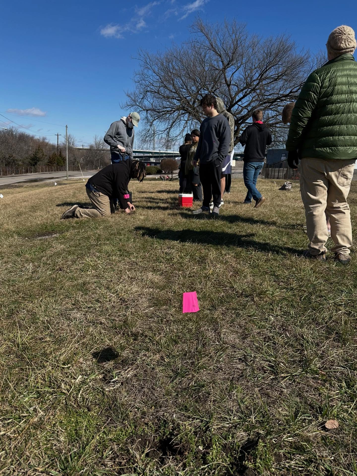 This week, the UC Urban Ecosystem Research students had fun taking soil samples from the site of a future Miyawaki forest in Camp Washington! 🌱