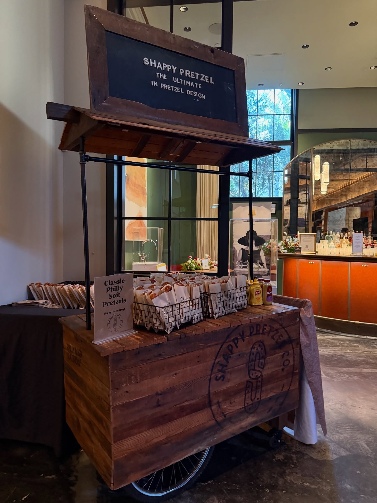 Thanks for having us @design.losangeles!!
#TheUltimateInPretzelDesign
@joansonthird