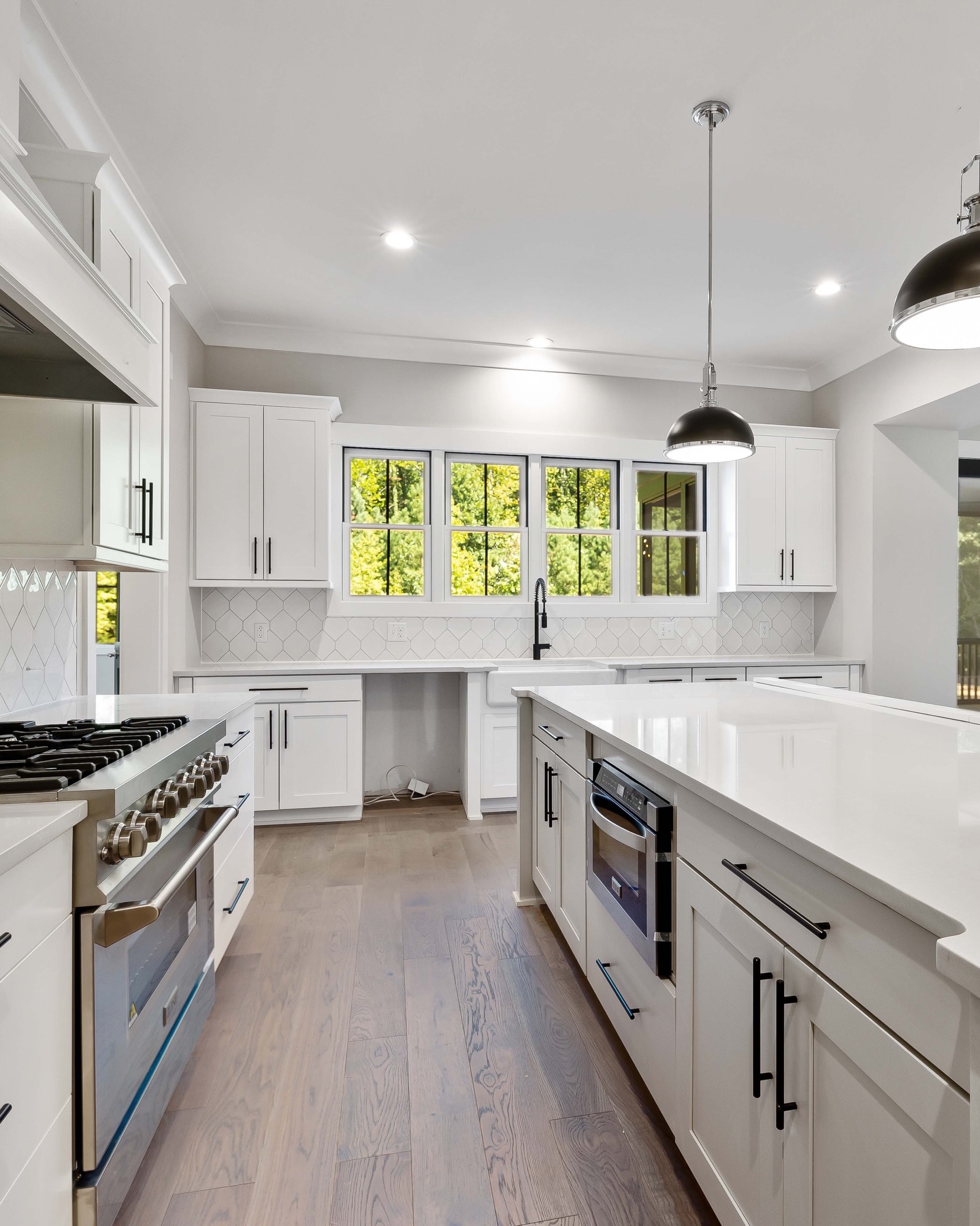 Are you team Dark & Moody 🖤 or Bright & Airy? 🤍
We are seeing a lot of darker kitchens being installed lately and they look epic. But to be fair, you can’t go wrong with a classic white kitchen for that clean, spacious look.
Which way would you go? Let us know in the comments. 👇
#kitcheninspo #basildonkitchens #essexkitchens #kitchen #frazerlewis