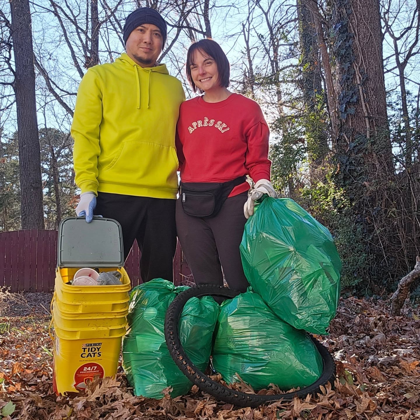It had been a while since we'd visited one of our regular spots on Reddman Road - it was very messy. We picked up 24 pounds in under 30 minutes!
We maxed out our car and bin capacity, so we will have to make a return trip soon!
#TrashCleanup #ProtectOurWaterways #ProtectBirds #KeepNatureWild #KeepCharlotteBeautifulCLT