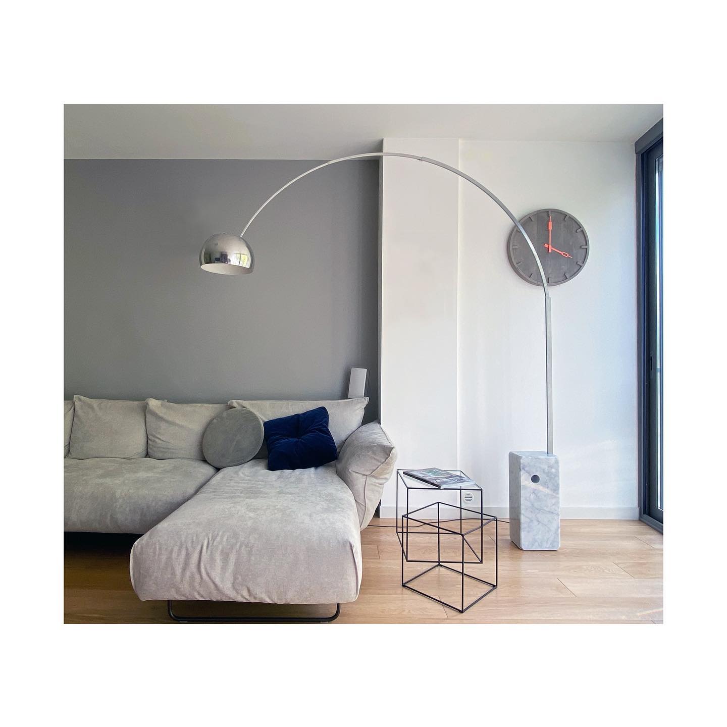 Casa privata, Torino
#apiuaarchitetti #architettitorino #interiordesign #design #lightdesign #ristrutturazionetorino #flos #floslighting #arco #achillecastiglioni #achillecastiglionidesign #cappellini #cappellinidesign #thinblacktable #bonaldo #madamecbonaldo #madamec #seletti #living #livingdecor #casafacile #livingroomdesign