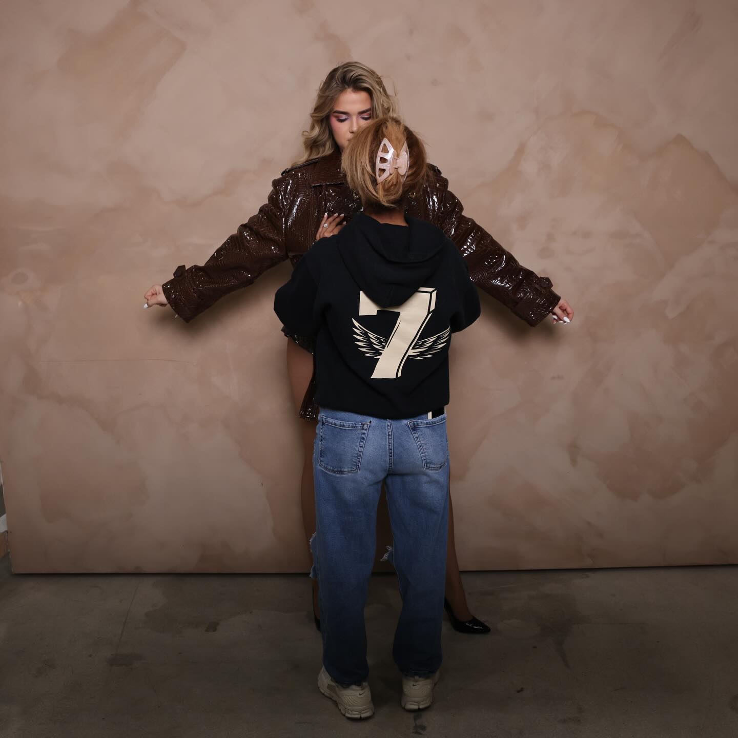 Campaign mode : activated
Aquarius was the warm up.
Now make room, because Bye Bye Bye is on the way.
If you love nostalgia done right, this next chapter is going to hit.
We’re proud of the work unfolding and deeply grateful to the journalists, platforms, creative collaborators, and brand partners who continue to support and believe in the vision.
What’s coming next will speak for itself.
Details :
Makeup @heresmomo
Look @revolve
Photography @lipstickroyaltyimages
For partnership and media inquiries email shawn@thelipstickroyaltyagency.com
#mashakova #explore #new #music #lipstickroyalty