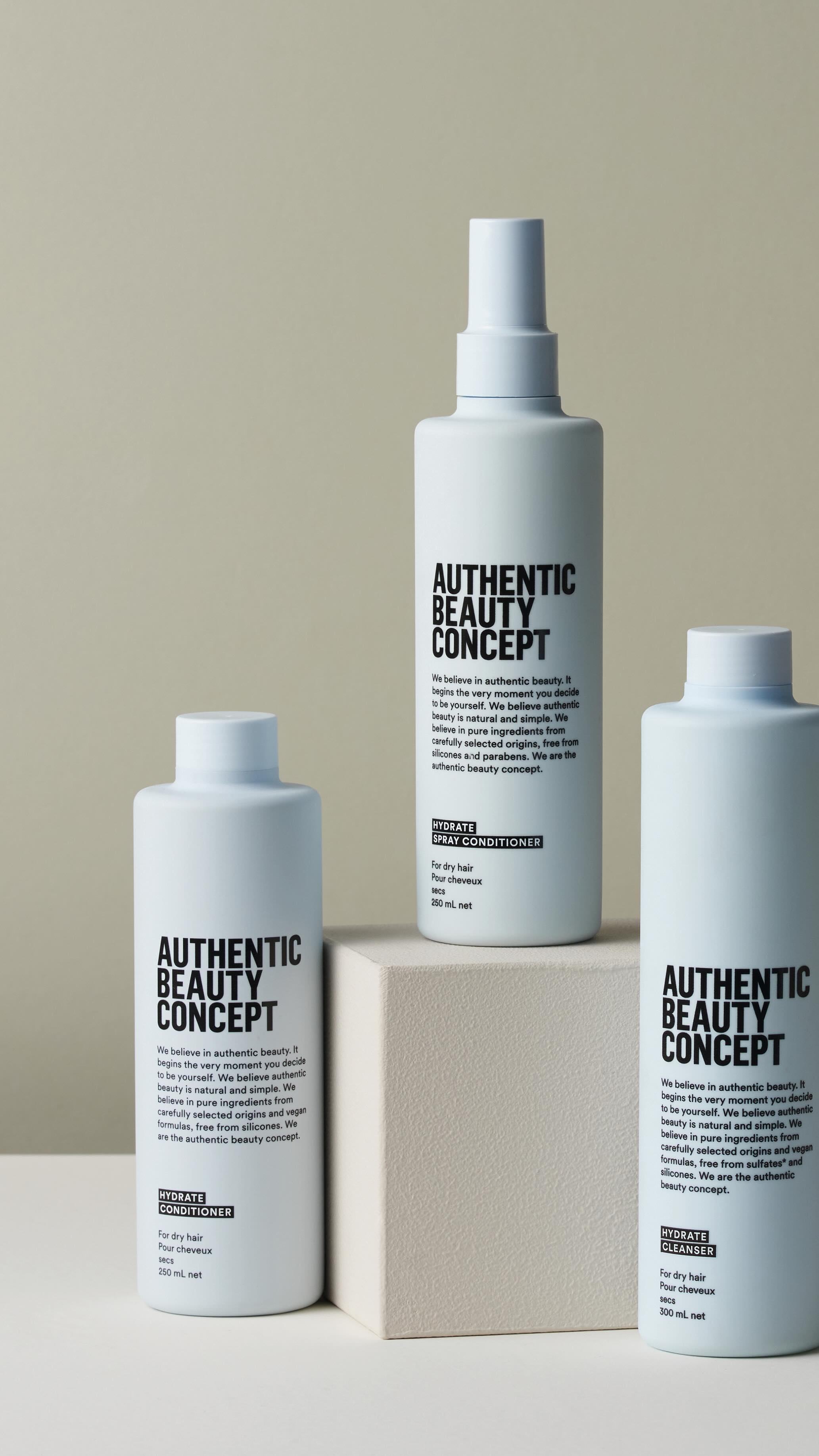 Droog, pluizig haar? Dit is jouw game changer
HYDRATE CLEANSER
Zachte reiniging en revitaliserend
CONDITIONER
Direct glad, zacht en glanzend
LEAVE-IN SPRAY
Instant hydratatie & pluis controle
MASKER
Diepe voeding en Zichtbaar herstel
Verkrijgbaar in de salon en webshop
#salonpalmav #palmav #authenticbeautyconcept #authenticbeautymovement