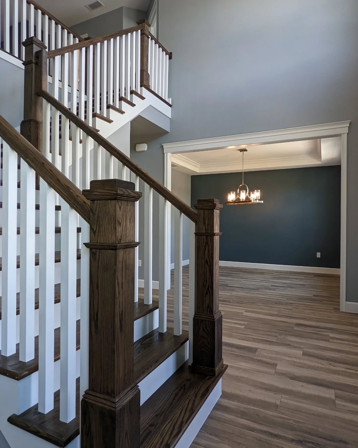 Happy Monday! How you start your week sets the tone for the rest of it...make it a good one ๐
.
.
.
.
#qualitybuilt #comehometoquality #homedesign #homeinspo #twostoryhome #customhome #homebuilder #swflhomebuilder #30yearsofexperience #happymonday