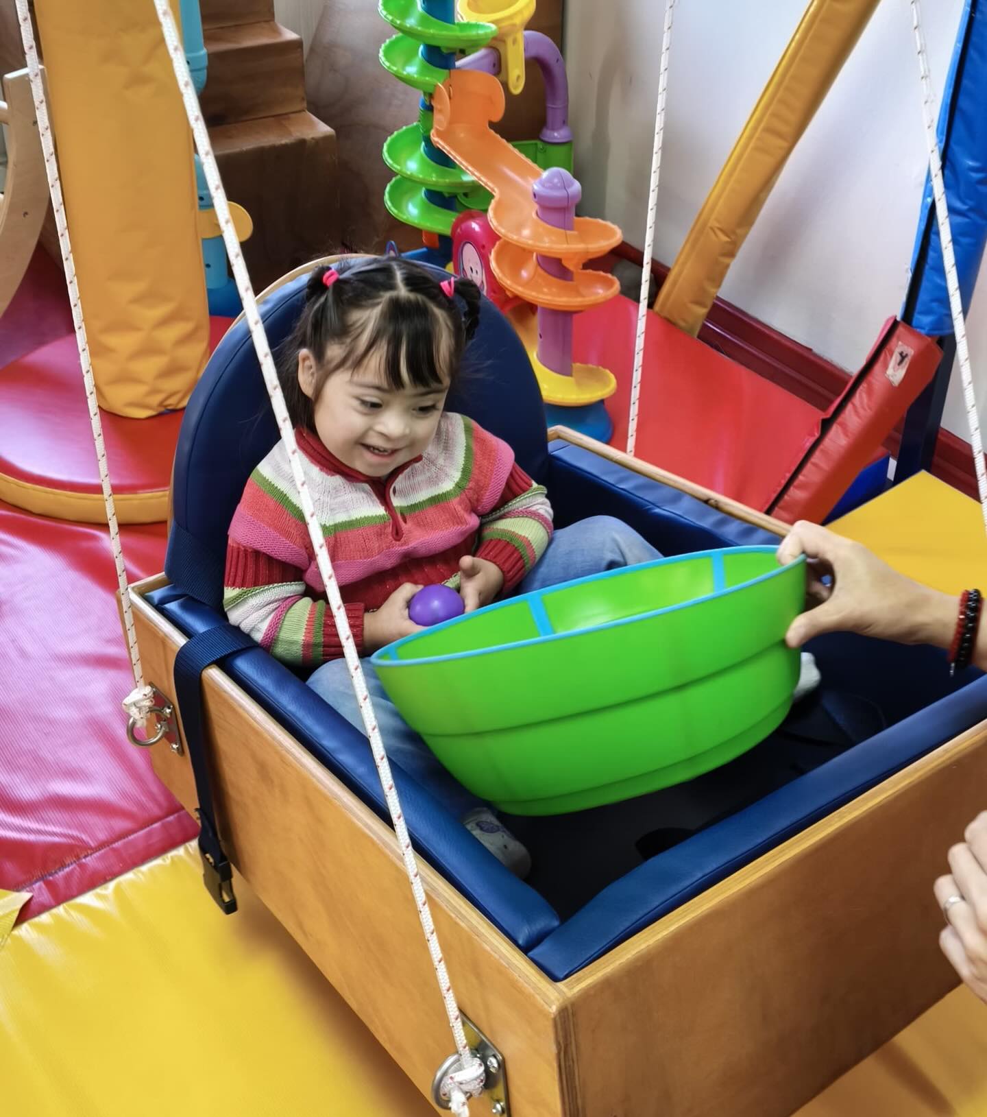 ¡Comenzamos un nuevo ciclo! ✨
Ya iniciamos nuestras sesiones junto a Catalina, y en Edudown estamos muy felices de darles la bienvenida nuevamente a cada niño, niña, joven y familia que forma parte de este camino.
Que sea un año lleno de aprendizajes, encuentros, avances y muchas sonrisas. 💛
¡Vamos con todo este 2026!
#Edudown #Inclusión #Comunidad #Aprendizaje #Bienvenidos