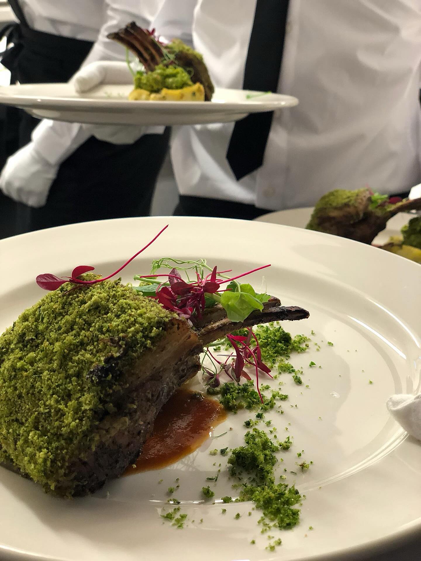 One of our most popular wedding mains
Herb crusted spiced rack of lamb with dauphinoise❤️