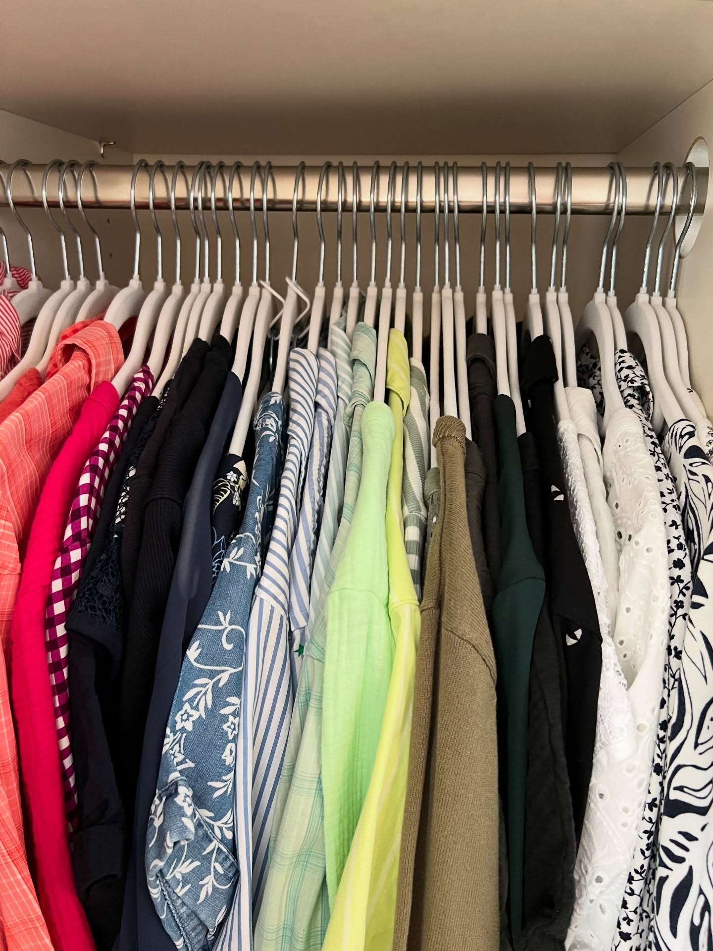 Deine persönliche Boutique 👚🩷✨
.
.
.
.
.
.
home organizing | decluttering | familienalltag | ordnungssysteme | ordnung schaffen | schweiz | aufräumhilfe | bern | organisieren | kleiderschrank | aufräumen | thehomeedit
#thun #loslassen #minimalismus #mariekondo #ordnungstipps
