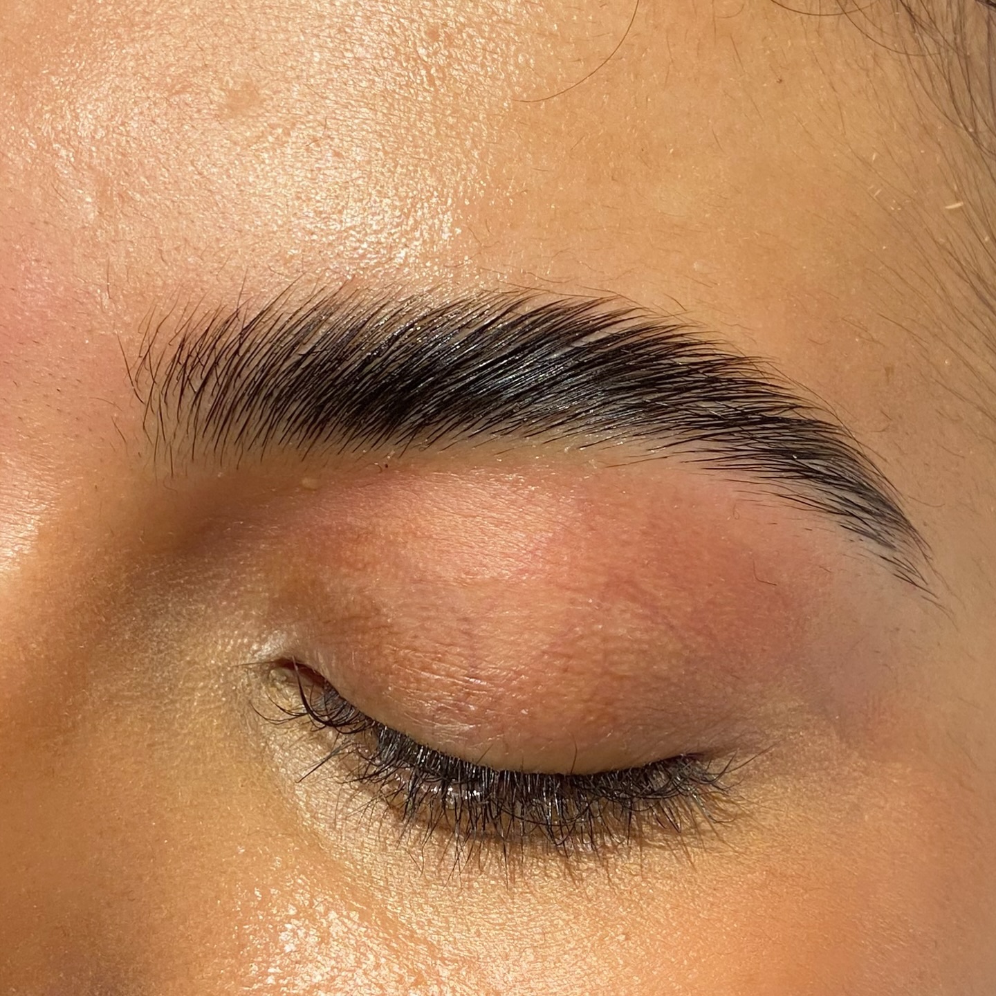 Soft lift. Fuller shape. Zero effort mornings.
Brow lamination + tint is for the girls who want that brushed-up, fluffy look without reaching for brow gel every day.
Low maintenance. High impact.
Your brows, but better.
Book your brow refresh at The Glow Bar 🤍
#theglowbarlondon
#browlamination
#browtint
#fluffybrows
#londonbrows