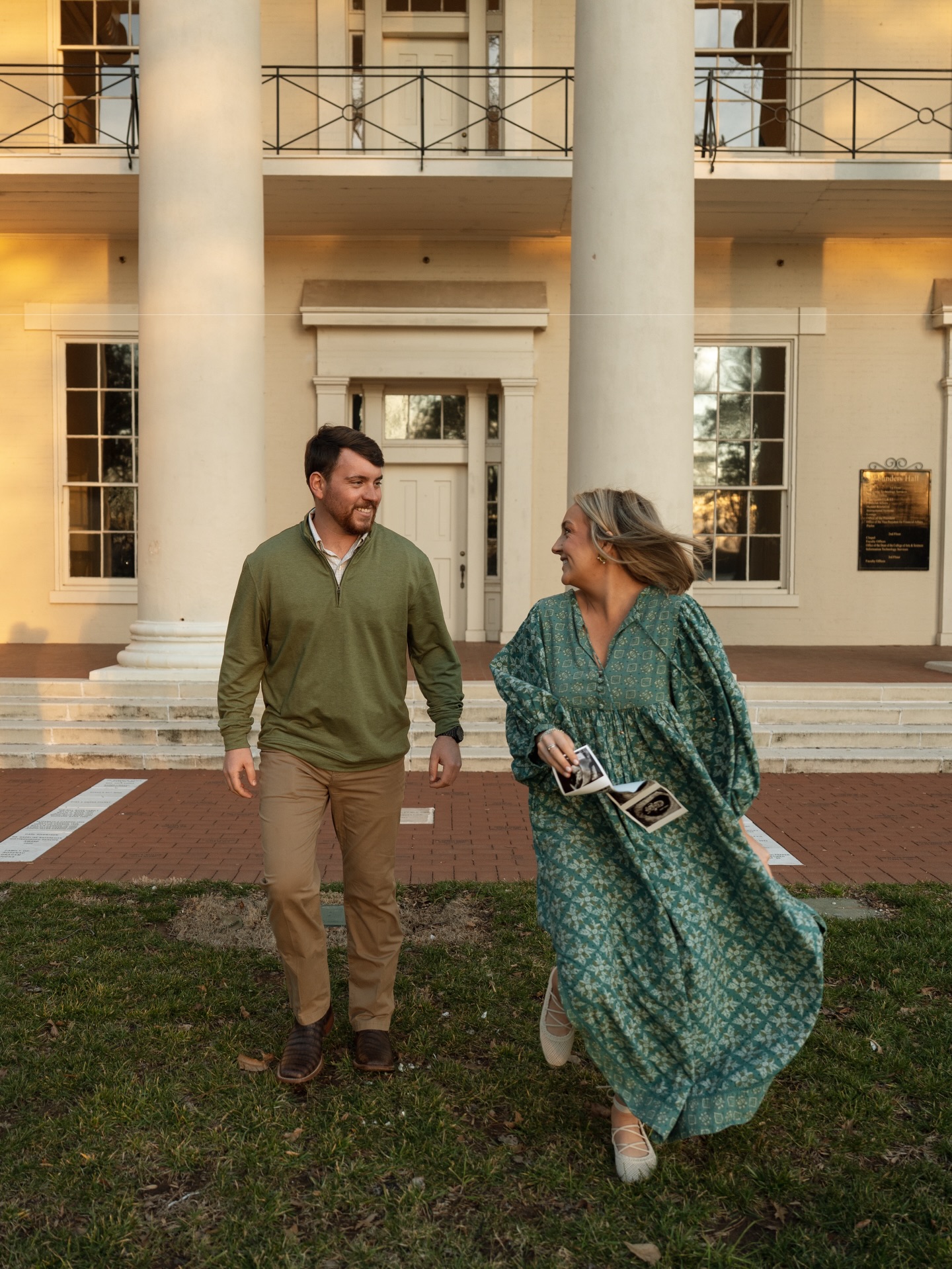 When Reagan reached out about documenting her and Curt’s baby announcement, she was so over the moon excited that we set a session date within a few days of her first ultrasound. Classic Alabama fashion, the weather took that Arctic turn for basically 2 weeks 🥲 thank god we waited for 60 degree weather!
Although it’s supposed to be in the 30s tomorrow, I can feel my creativity starting to thaw and come out of hibernation!! Spring weather please come quicker 😭
So excited for these two to bring a sweet little babe earth side 🥹