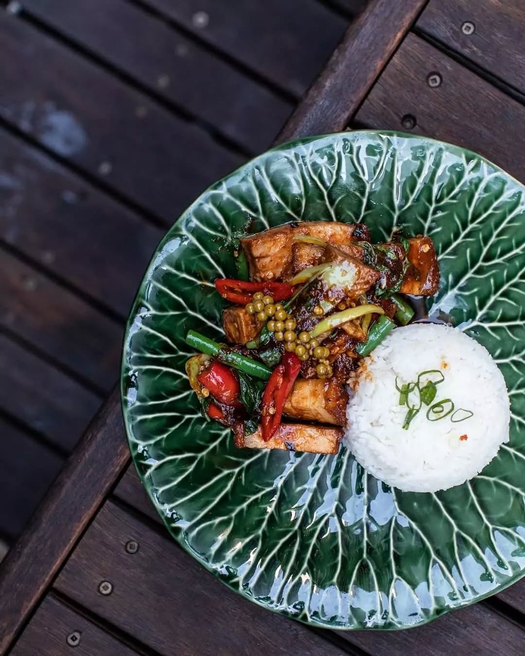 One bite and suddenly you’re not in the CBD anymore! 🌆➡️🇹🇭
Our food is cooked the way you’d expect on the streets of Thailand; bold seasonings and dishes built to be eaten surrounded by noise, colour and heat. It’s that street side feeling, served right here in St James.
Book your table via the link in bio!
#PokPokJunior #AsianStreetFood #ThaiFoodMelbourne #MelbourneCBD #MelbourneLunch