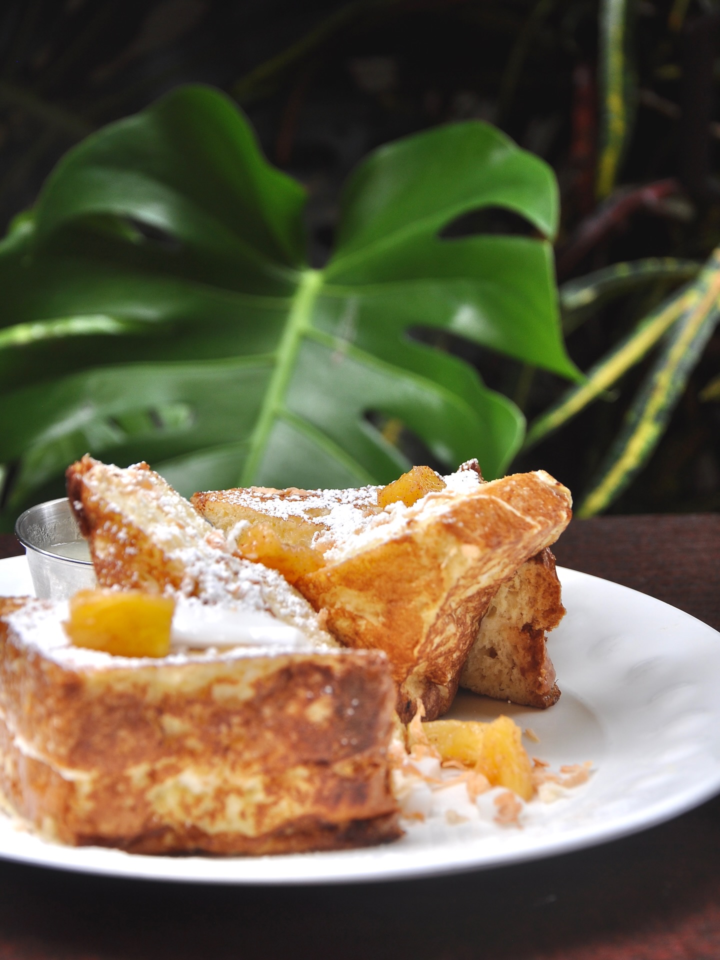 Haupia stuffed French Toast 🥥 , with Caramelized Maui Pineapple 🍍
Pairing with house-made Coconut Syrup.
Who says Coconut can only be best friend with Pineapple in a Pina Colada?
.
.
.
#sixtytwomarcket #pineapplecoconut #piñacolada #mauibreakfast #stuffedfrenchtoast
