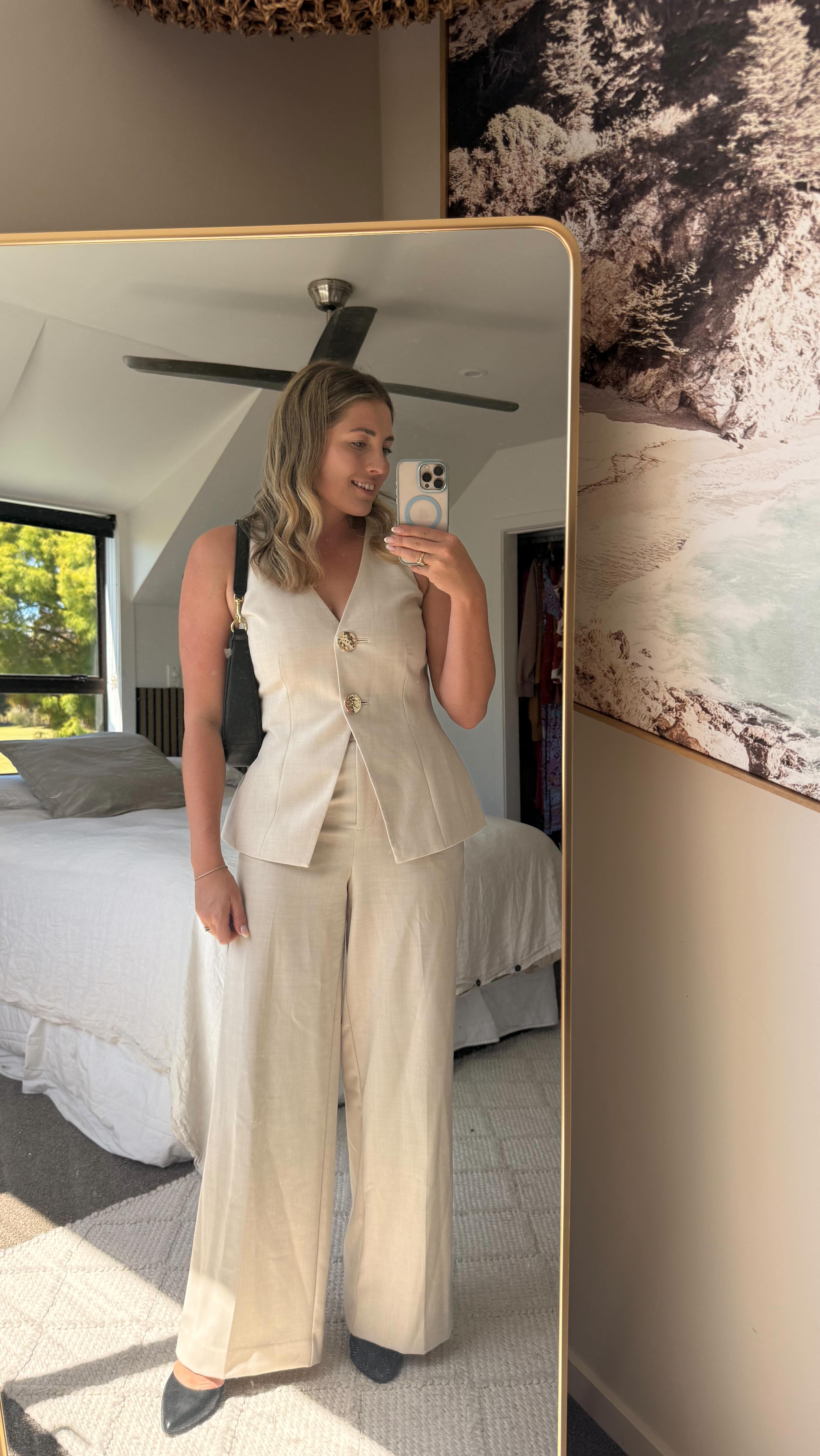 For years I thought stress meant I was ambitious.
I thought anxiety meant I cared.
I thought exhaustion meant I was working hard enough.
But it was just a dysregulated nervous system trying to survive.
The most radical shift in my life wasn’t a business move.
It was learning how to feel safe in my body.
Eating enough.
Strength training consistently.
Reducing chaos.
Honouring my cycle and when I needed pure rest.
Protecting my peace.
And now?
I feel more alive and aligned than I have in years.
Not because life is perfect.
But because my body isn’t in fight or flight anymore.
Regulation changes everything.
And most women don’t even realise they’re living in survival mode.
If this feels like you, it might not be motivation you need.
It might be safety.
🌿