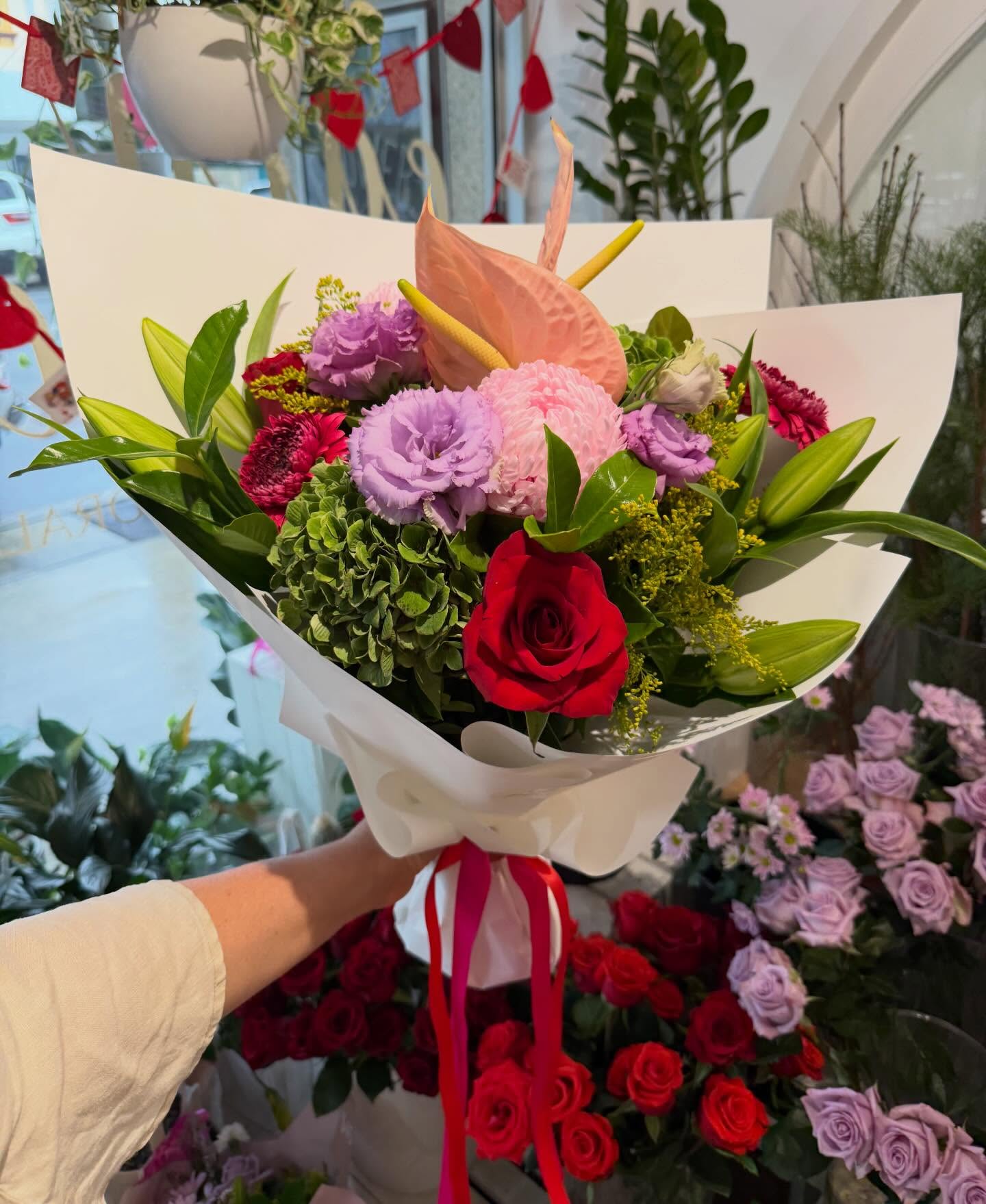 Same-day posy delivery 💐
Order before 2pm and we’ll have something fresh, beautiful and ready for their doorstep today.
Shop online or call us!