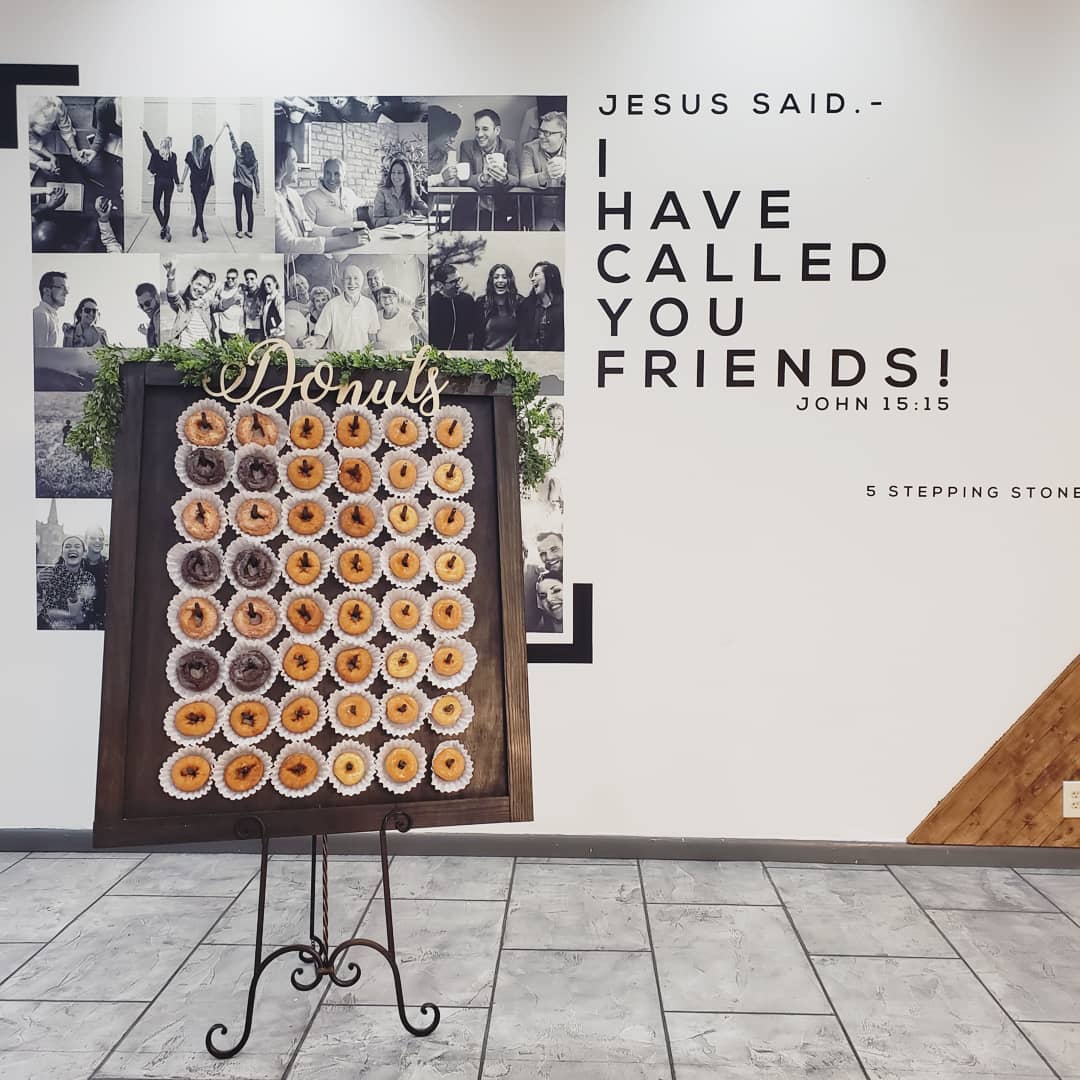Happy Resurrection Sunday! This morning Friendship Church rented our Donut Wall to welcome people to their Easter Service 🤗