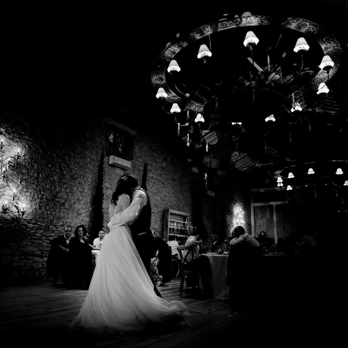 💍 Un mariage hors du temps, au cœur du Sud de la France.
#SouthOfFranceWedding #DestinationWeddingFrance #ProvenceWedding