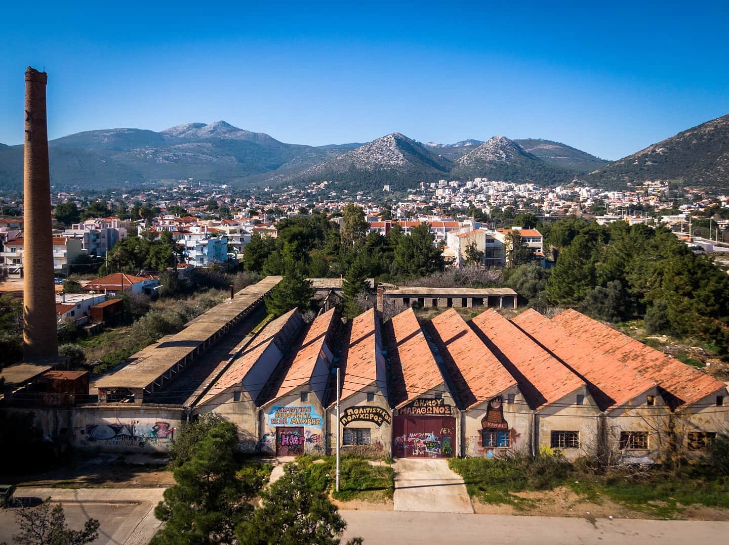 Old Porcelain Factory 🏭
Drone photography @christos_maletsikas
.
.
.
#neamakri #neamakribeach #capturethemoment #factory #marathonas #welovemarathon