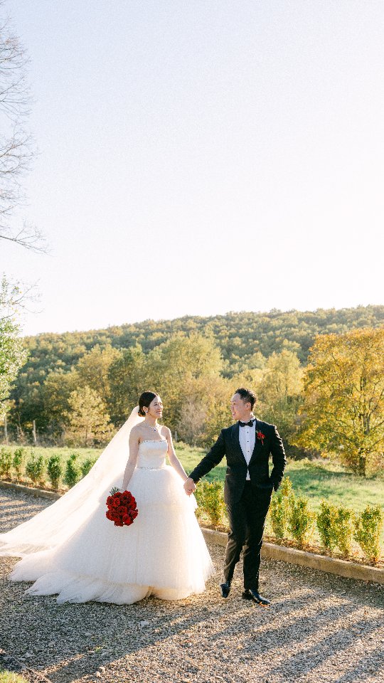 ✨ Featured on Vogue Hong Kong ✨
A luxury baroque-themed destination wedding in Tuscany, Italy, featured on Vogue Hong Kong. Katie Hung & Nelson Tam’s wedding is a celebration of Italian heritage, dramatic baroque aesthetics, and timeless editorial storytelling — where fashion, art, and romance meet.
From couture bridal gowns to meticulously curated details, this Tuscany wedding embodies modern luxury weddings in Italy.
📍 @villalaselva Tuscany
CREDITS
Wedding Planning: @lovestoryeventsitaly
Photography: @agallucci_photo
Videography: @gioderosavideographer
Makeup: @2wantyvonne
Entertainment: @deb_jones_livemusic
Flower Design: @mainardi_fiori
Light: @allexisevents
Catering: @ilsorrisoricevimenti
Fireworks: @pirotecnicasoldi
Gowns
@dylanparientyparis @zuhairmuradmariage
@zuhairmuradofficial @nicolefeliciacouture
@musemarry
See more works⬇️
https://www.gioderosavideographer.com/
.
.
#weddingfilm #wedding #weddingvideo #amalficoastwedding2025 #amalficoastwedding2025