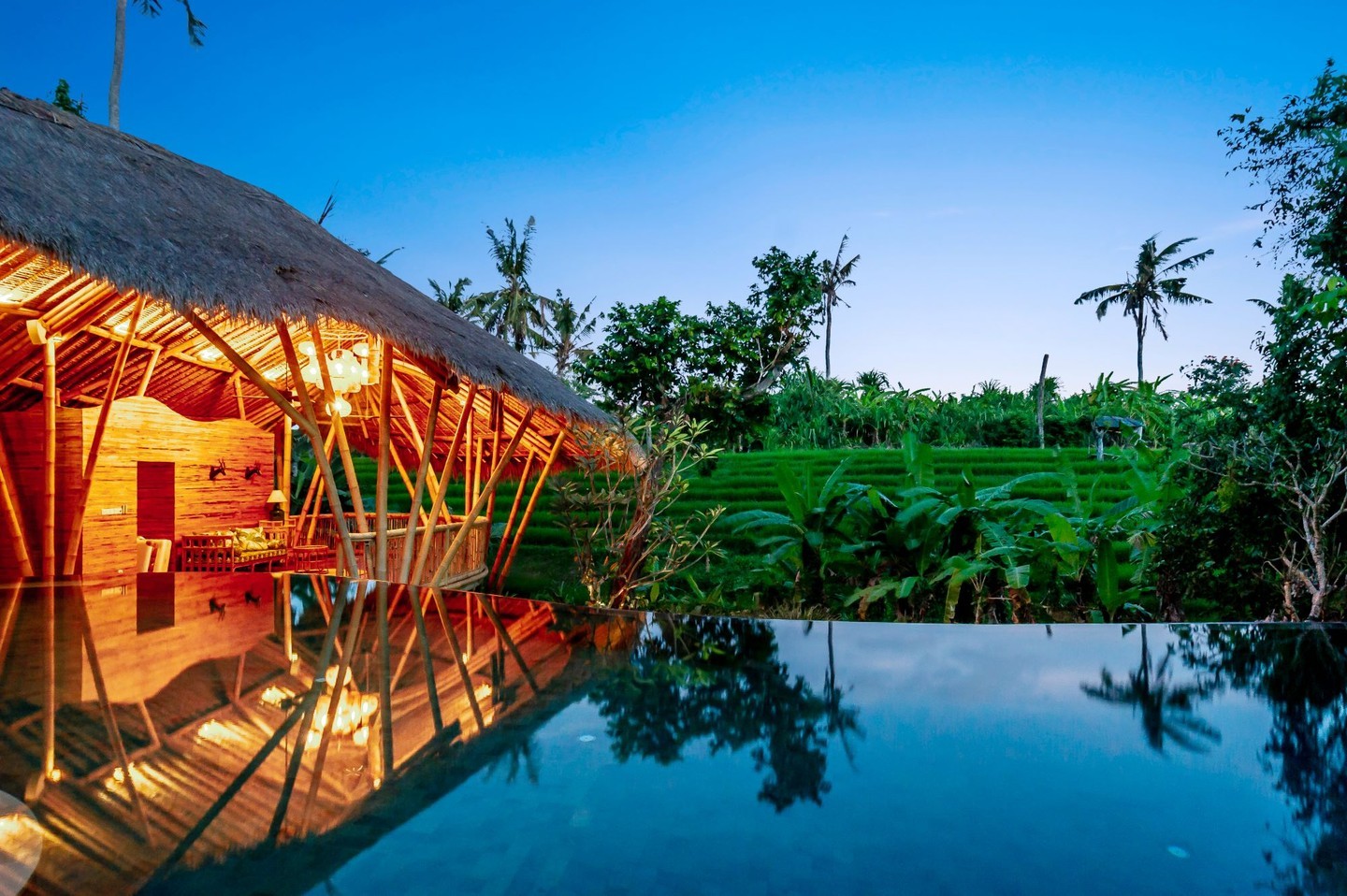 Now THIS is loving life in the tropics🌴 💙
📍 Bella Bambu Villa by yours truly
#pbmbali #balibambooresorts #islandconstructionteams #buildingdreamvillasinbali #balidreamvillas #constructioninbali #balibamboovillas #balilife #islandlife
#architectureanddesign #baliarchitecture #balibamboobuilding #bambooarchitecture #bamboodesign #bambooproject #baliconstruction #balivilladesign #livinginbali #resortsandvillasinbali