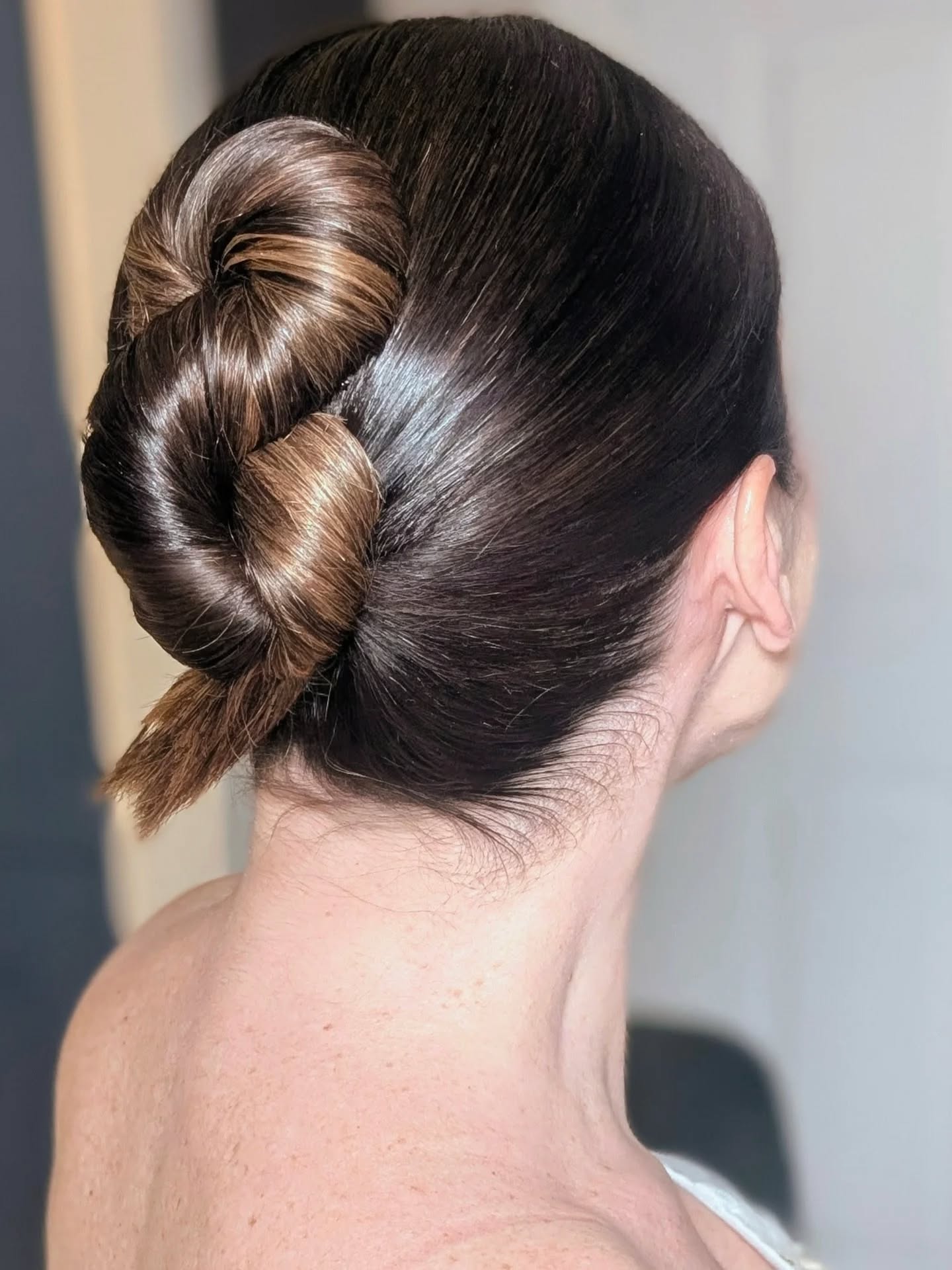 Smooth, sleek & modern — this style is one of the most popular bridal looks right now, and it's not hard to see why!
Here's the same stunning updo, two ways — which do you prefer?
1 - A little tail left out for an effortless, romantic touch
2 - Fully tucked for that clean, classic bridal finish
Comment below and let me know your favourite!
Created using products from @ghdhair
@got2b
@schwarzkopfprouk
#bridalhair #weddingupdo #hairinspo #bridetobe #updo