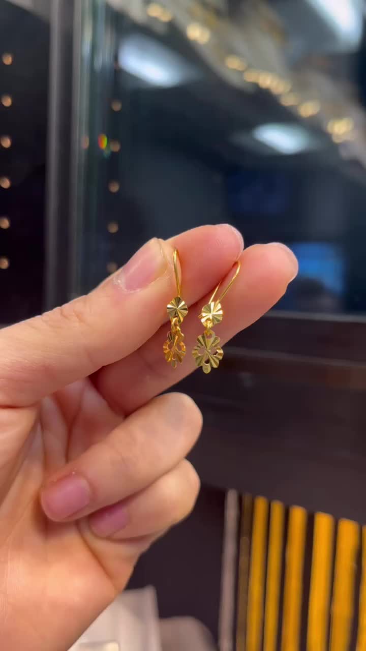 21 kt earrings #giftsforher #gifts #earrings #gold #اريزونا #arabicjewelry #middleeasternjewelry #arabicgold #مجوهرات #21ktgold #ذهب