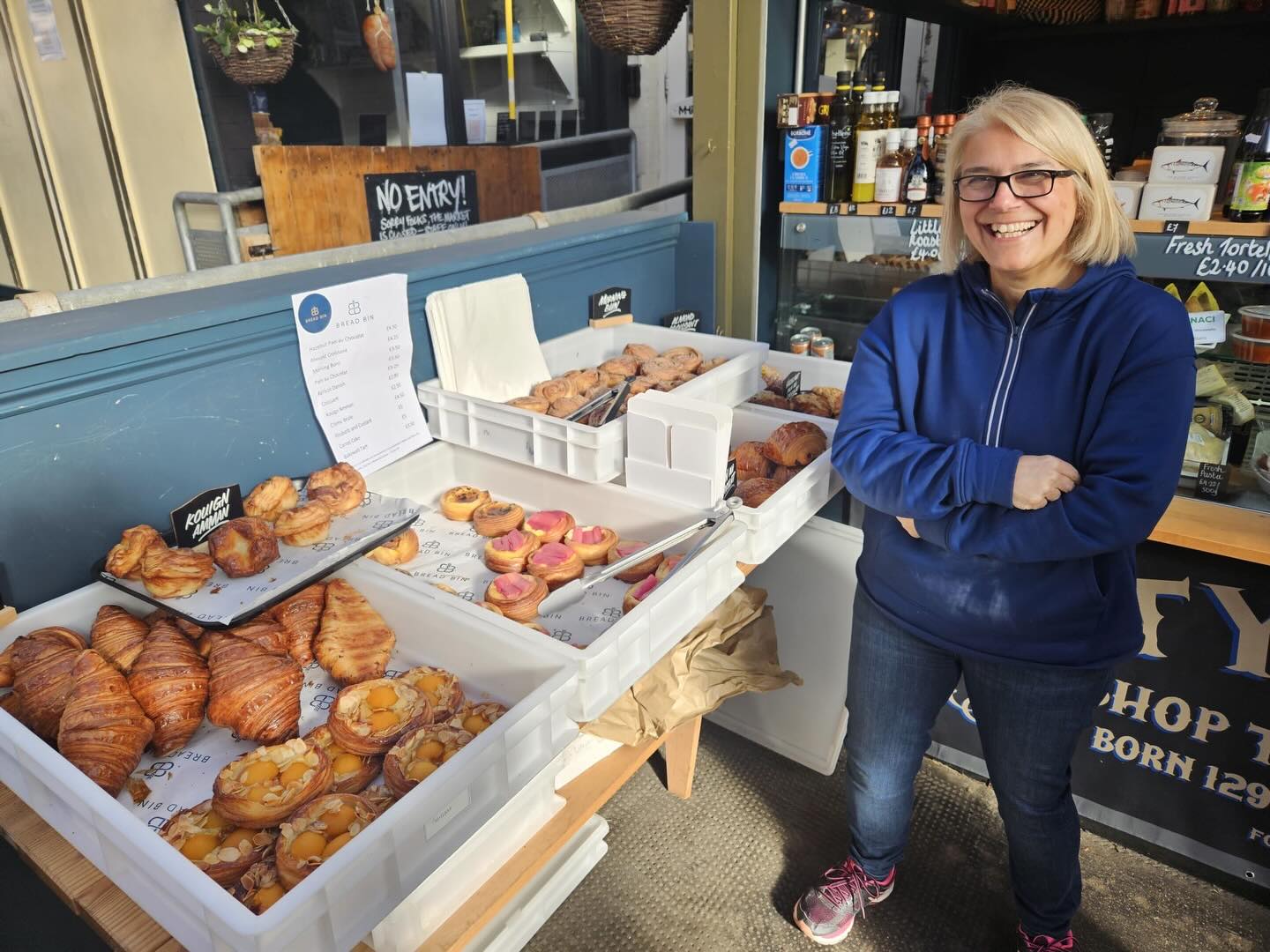 Amato products proud suppliers to Bread Bin who were at No 4 Provisions at Alty Market today .. next event is Mother’s day 15th March❤️🤞