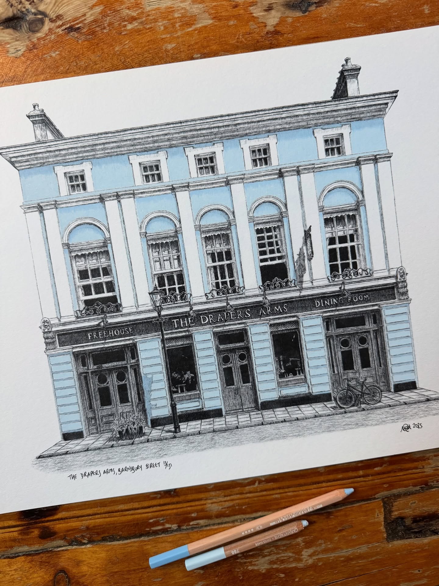 Drapers with a dash of colour 🩵
@thedrapersarms
#colourpencilart #sketching #artwork #pastelpencils #pastel #reworked #colourpop