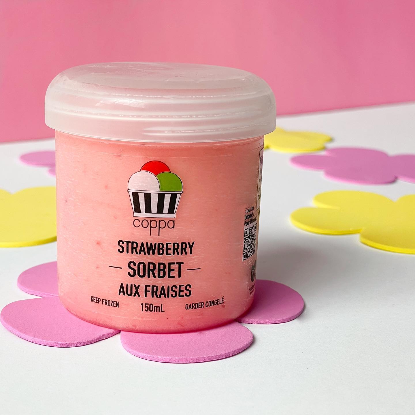 May is just around the corner, and we're blossoming with excitement! 🌼🌷 Our Strawberry Sorbet is the perfect way to celebrate the season - it's bursting with fresh, fruity flavor and guaranteed to put a spring in your step! 🍓🌞 Did you know that strawberries are the only fruit with seeds on the outside? 🤔 Now that's a fun fact that's almost as sweet as our sorbet! 🍓
#Sorbet #Sorbetto #SorbetAllDay #TheCoppa #ASmileInEveryCup #eatlocal #supportlocal #ldnont #londonon