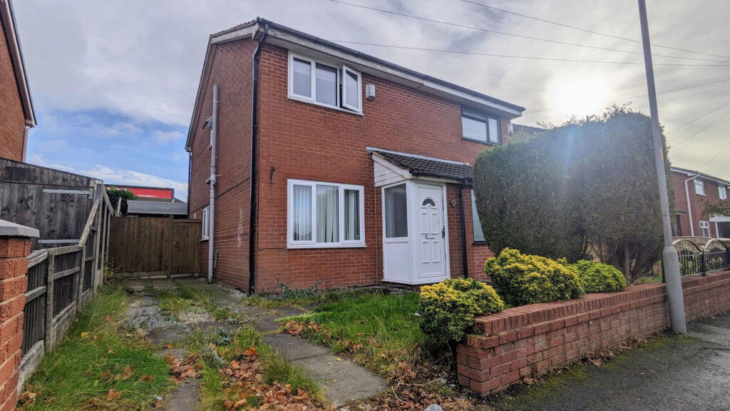 ✨ Featured Property For Sale ✨
📍 Back Lane, Holland Moor, Skelmersdale, WN8 9EA
🏠 2 Bedroom, Semi-Detached. £127,400
Spacious two bedroom semi-detached family home available for sale in the sought after residential area of Back Lane situated in Skelmersdale.
◾ Desirable Residential Location
◾ Semi Detached Family Home
◾ Spacious Lounge
◾ Fitted Kitchen
◾ Two Double Bedrooms
◾ Fitted Bathroom
◾ Front & Rear Gardens
◾ Driveway
◾ Freehold Tenure
◾ No Chain!
For more information please visit our website or contact us via:
📍 | Skelmersdale Office
📞 | 01695 355110
🌎 | www.neilrobinson.co.uk