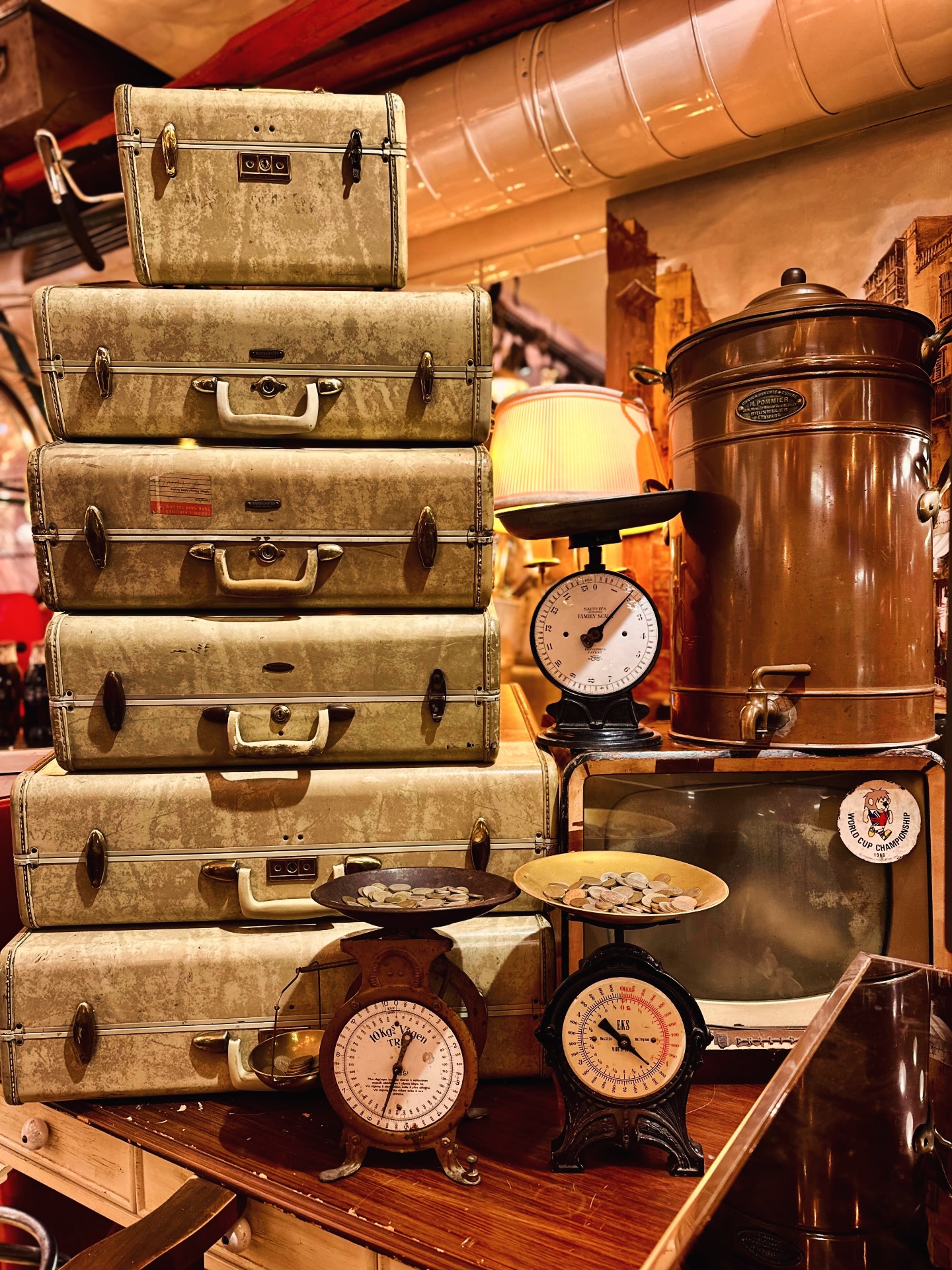 #AntiqueStore #AntiqueDealer #VintageShop #VintageStore #AntiqueCollectibles