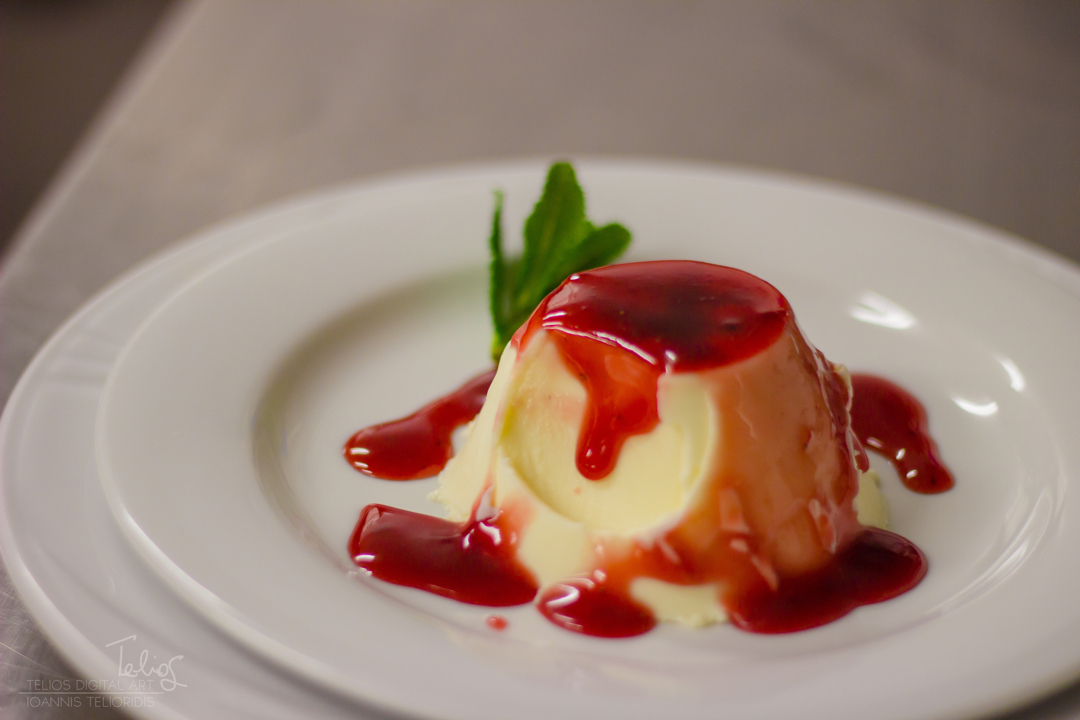 Hausgemachte Pana Cotta bei uns im Restaurant!
__________
foto von: @iamtelios
#kypros #ottensen #spritzenplatz #restaurant #foodpornshare