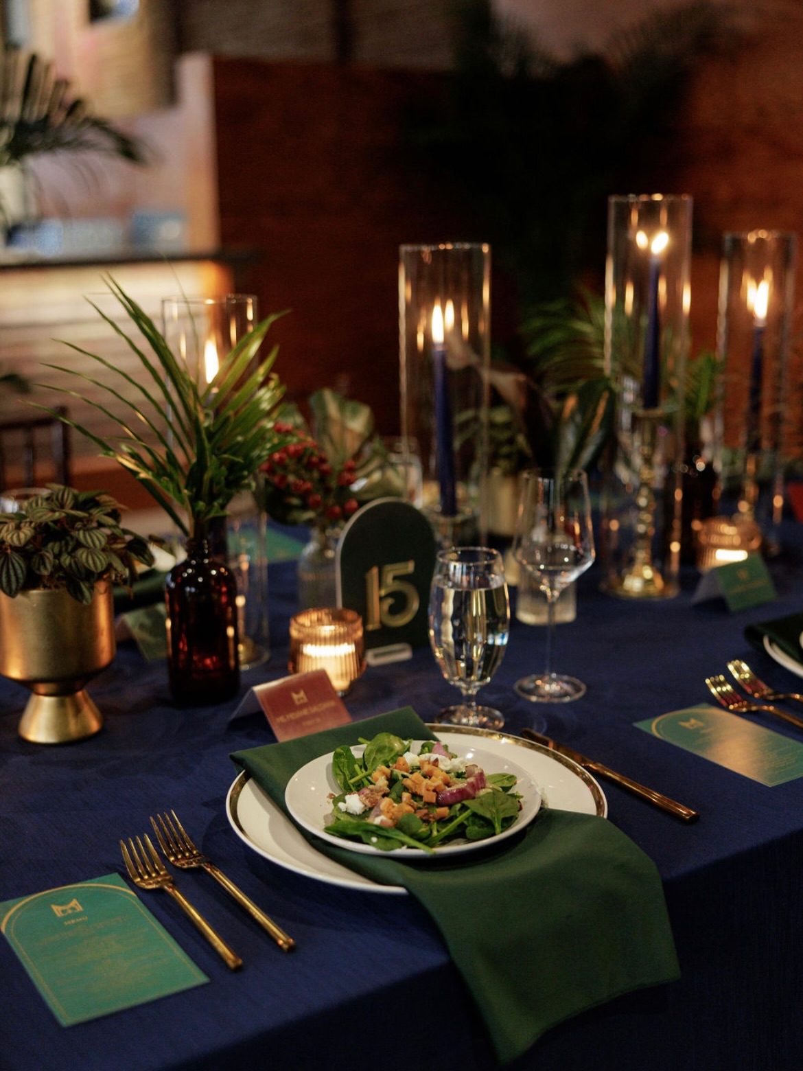 They didn’t follow trends—they followed their story. Matt & Dylan’s wedding details! 💙✨
Deep blue created the mood. Gold cut through with precision. And dark, unapologetic greens brought a masculine edge that felt powerful, modern, and undeniably elevated.
Photographer: @mackenseyalexander
Venue: Kehoe Iron Works
Florist: @harveydesigns_savannah
Rentals: @amazingeventrentals @eventworksrentals
Cake: @wickedcakesofsavannah
Catering: @chabellacatering
Planners: US
#savannahwedding #georgiawedding #weddingplanner #weddingdesign #weddingcolors