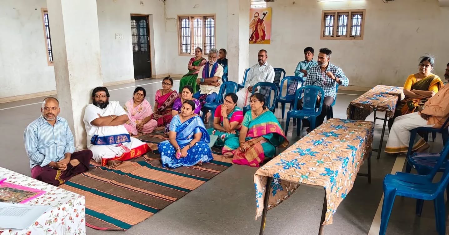10th class Parents Teachers Meeting. Parents get regular updates on students.
#ivakanchikamakoti #kanchikamakoti #PTA #integratedpathasalas