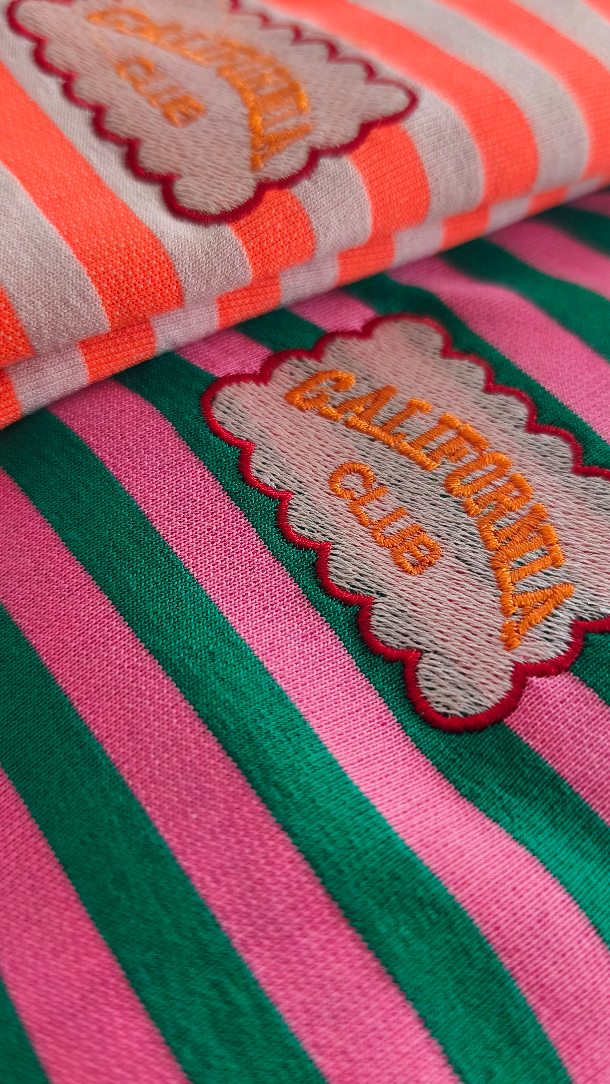 Le sweat qui transforme un simple jean
en vrai LOOK 🔥
Oversize pour le confort.
Loose pour l'attitude.
Rentré devant pour structurer la silhouette.
Et surtout... De la couleur 🌈
Tu le portes comment ?
💥 Full oversize
💚 Rentré à la taille
Disponible Dimanche à 18h, nouvelle collection COLOR POP ⚡
#nouvellecollection #lookcoloré #fashionreel #confianceensoi #modchadeschoux