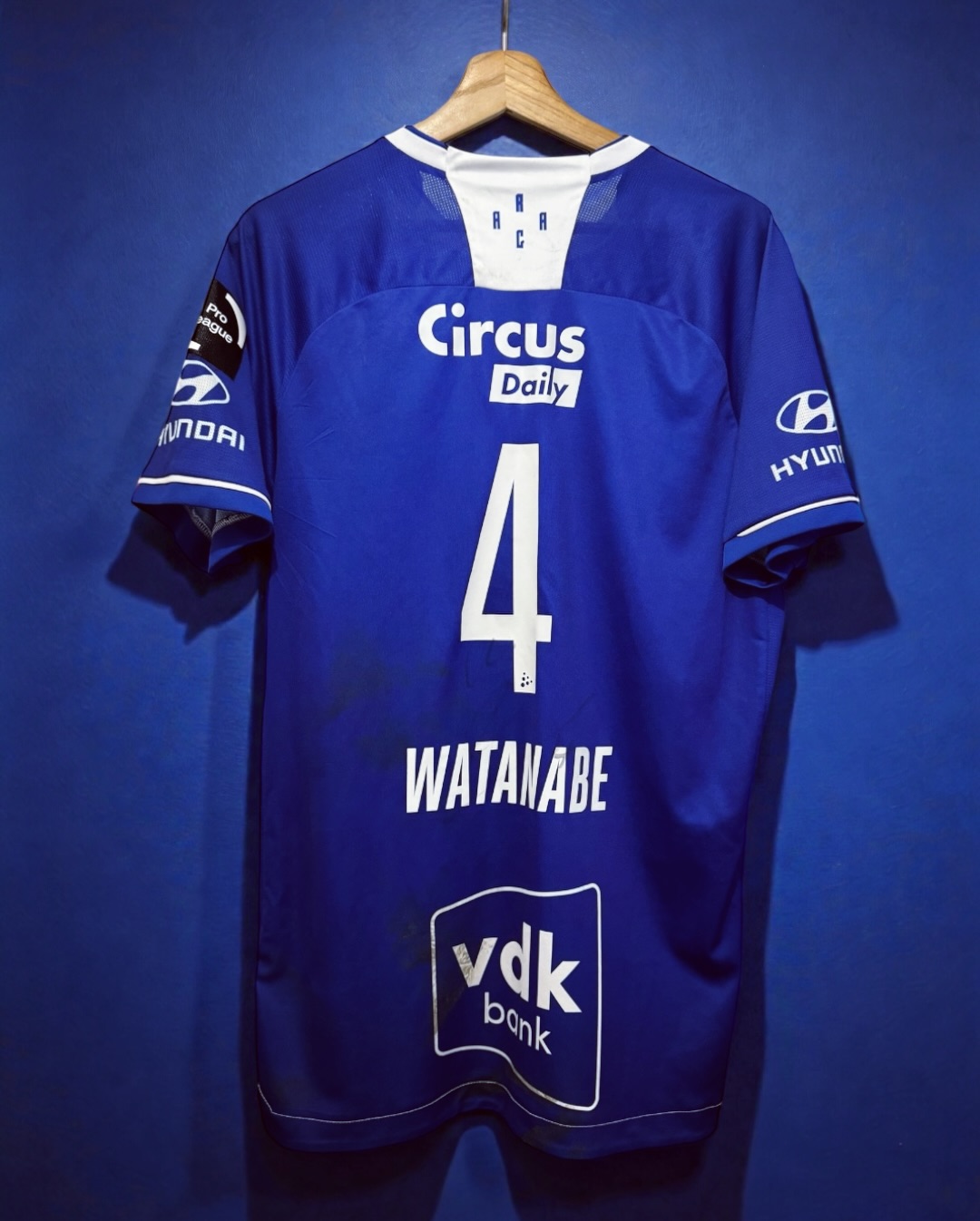 🇯🇵 渡辺 剛 🇯🇵 Tsuyoshi Watanabe 🇯🇵
KAA Gent vs RSC Anderlecht
April 27, 2025 🇧🇪
Good game.
Good opponent.
Good player
Good shirt.⚽️✨
Just a nice one to add to the collection 🤗
#japan #feyenoord #collection #belgium #matchworn