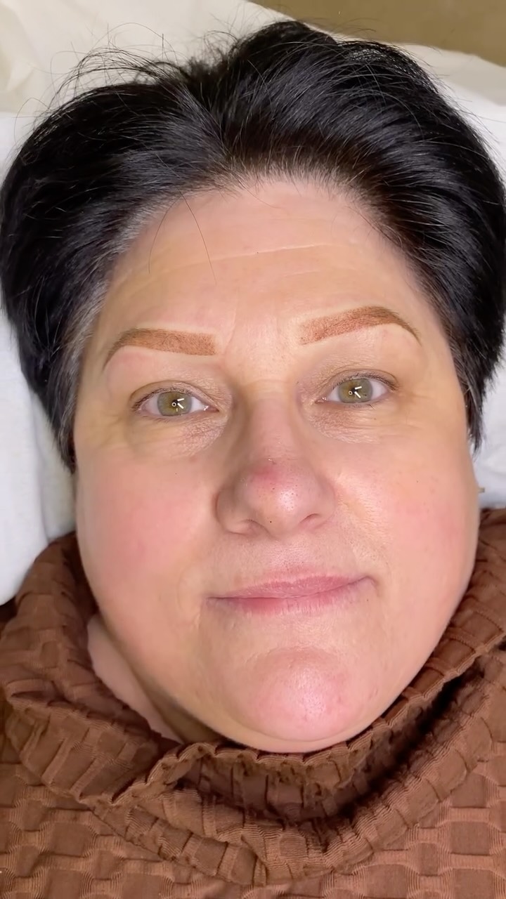Permanent eyebrow makeup is perfect for busy women like you… work, home, mom life, and still wanting to look put together ✨
Results last around 2 years.
If you have old microblading or faded tattooed brows, they can be covered (as long as the color has significantly faded).
Save this post for later 🤎
When you’re ready, book through the link in my bio
#spmu #pmucardiff #spmucardiff #cardiffbrows #powderbrows