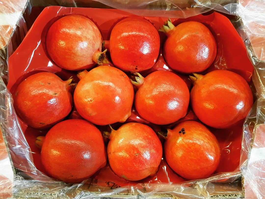 #pomegranate #granatapfel #india #indian #fruit #fruits #wholesale #hamburg #germany #foodblogger #foodie #foodporn #fruitporn #fruitarian #sweet #healthy #healthyfood