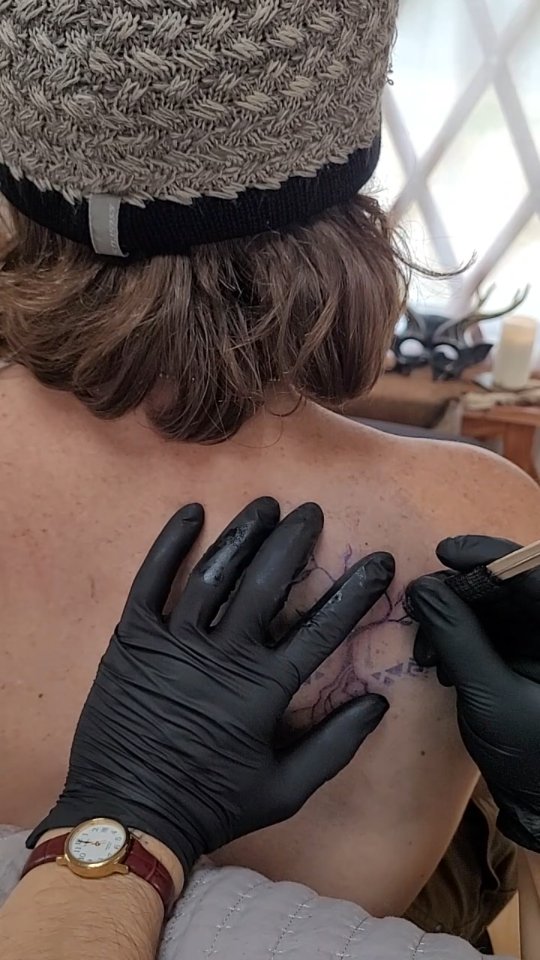Stick and poke is slow on purpose.
Every dot is placed by hand. Every pause is intentional. There’s no machine rushing the moment — just breath, skin, and the steady rhythm of allowing the body to receive what it’s ready for. This isn’t just a tattoo, it’s a process of integration. A ceremony. A conversation between intention and flesh. If you’re craving something meaningful, grounded, and deeply intentional for your next piece, let’s create it together. DM me to book or inquire about ceremonial sessions.
#stickandpoke #handpoketattoo #ceremonialtattoo #intentionalink #tattooartist