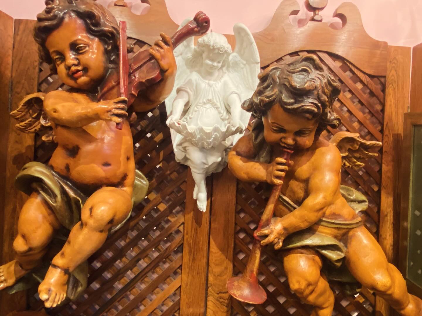 Waar zijn die engeltjes? #koetshuisantiek #koetshuis81 #kloosterstraat_antwerpen #kloosterstraat81 #antiquedealersofinstagram