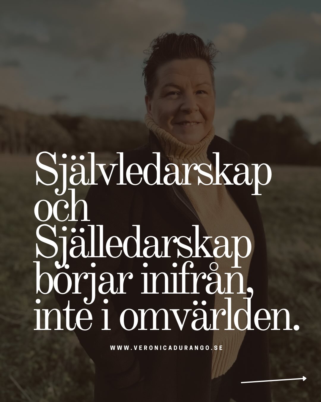 Kom ihåg ➡️
Du kan inte leda ditt liv genom att försöka kontrollera världen. Du leder ditt liv genom att stå stadigt i ditt inre och därifrån möta världen.
Självledarskap är strukturen, formen.
Själledarskap är själen, varandet i strukturen.
När de två samverkar uppstår ett ledarskap som är både förankrat och levande.
Lev det min vän, lev det💚
Dela gärna om det landar rätt.🙏🏻
#world#livet
